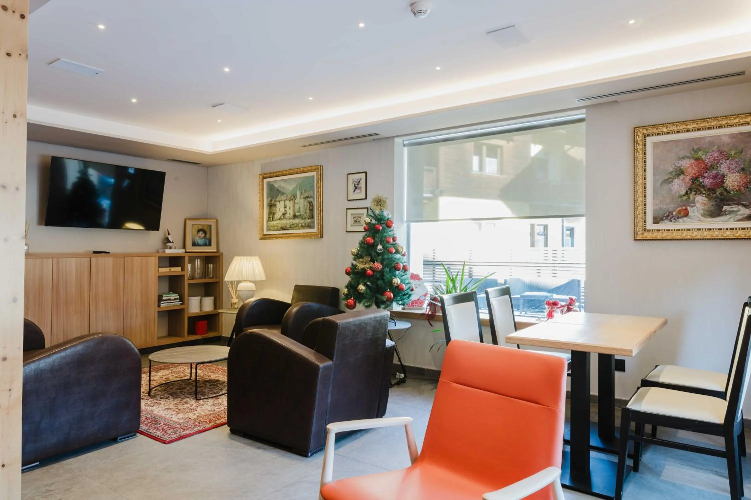 Communal lounge/ TV room in Hotel St. Michael