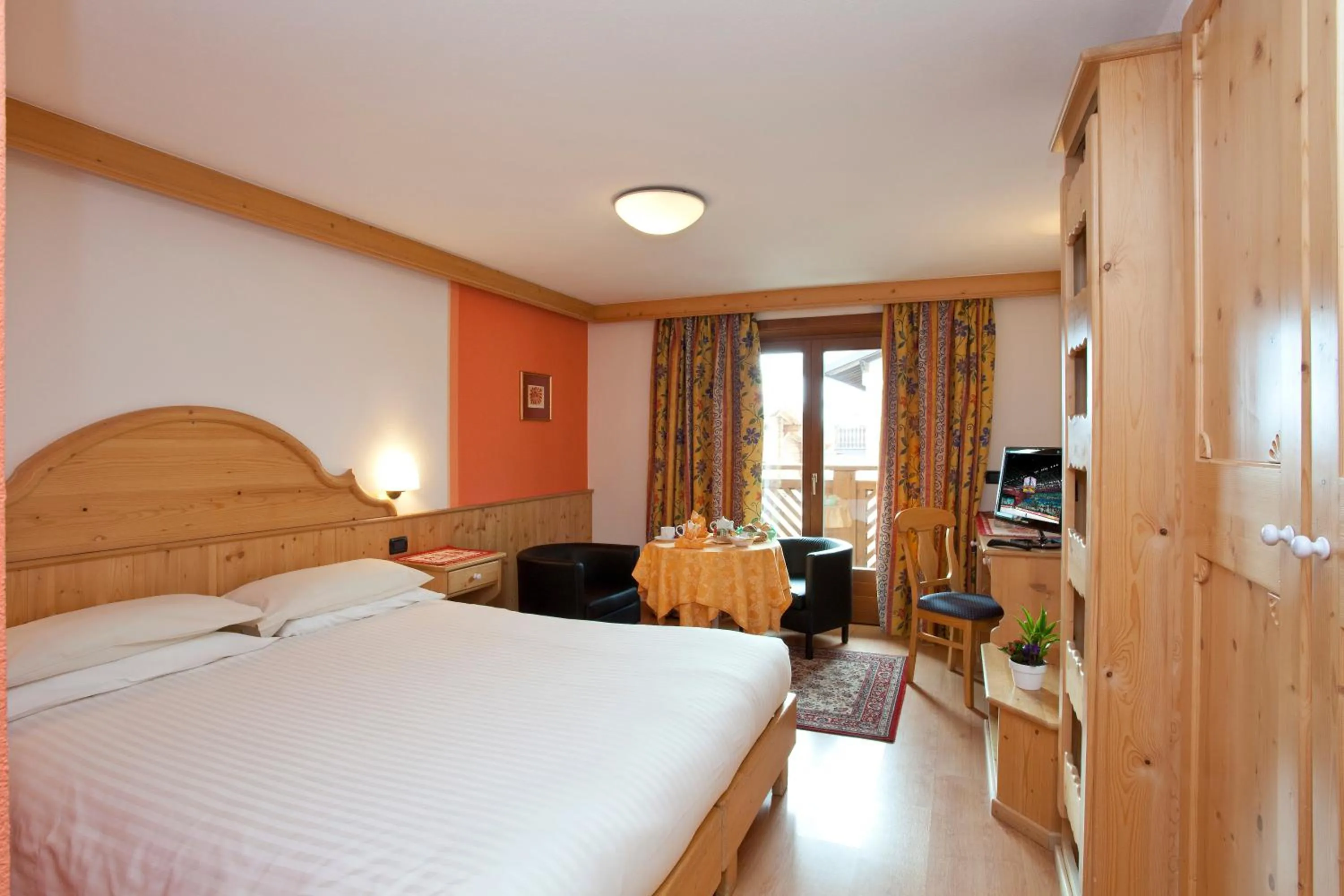 Photo of the whole room, Bed in Hotel St. Michael