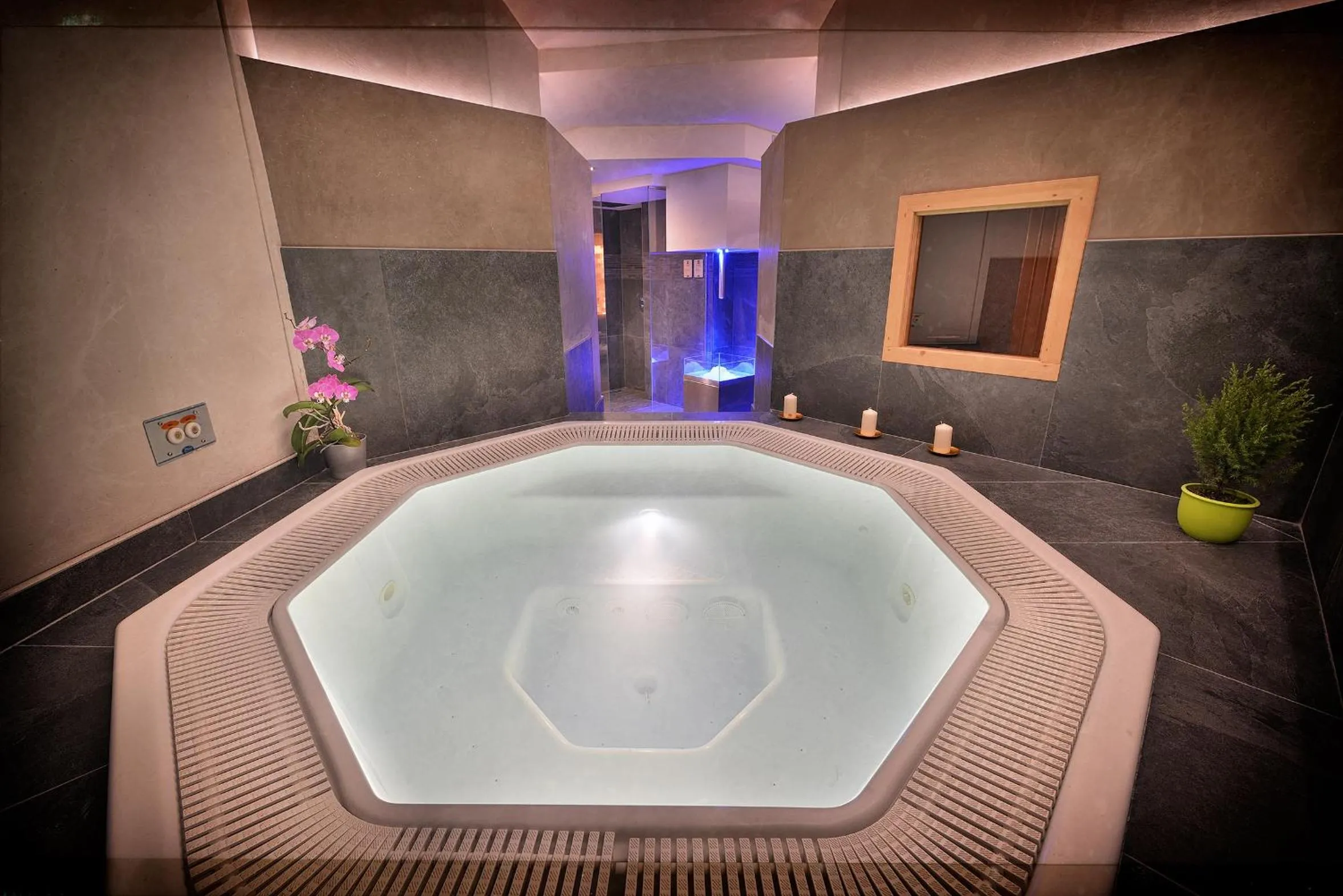 Hot Tub in Hotel St. Michael