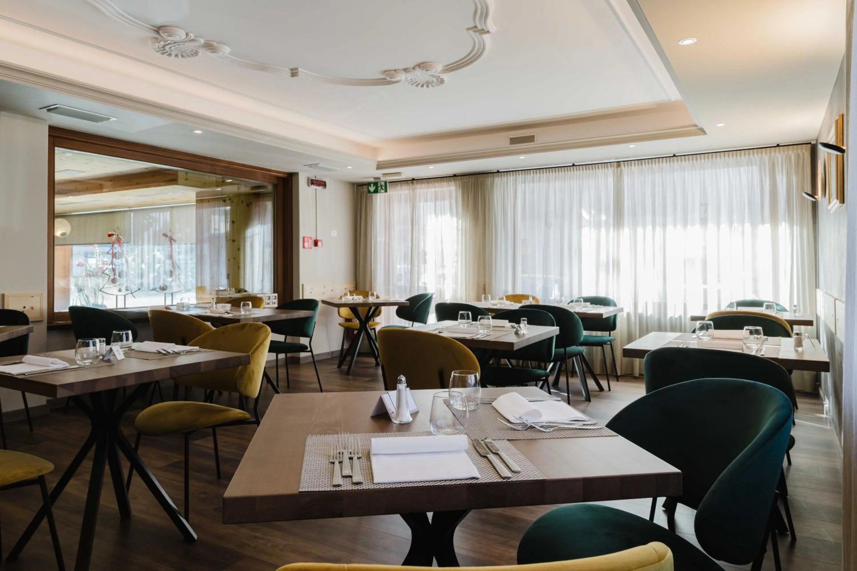 Restaurant/places to eat in Hotel St. Michael