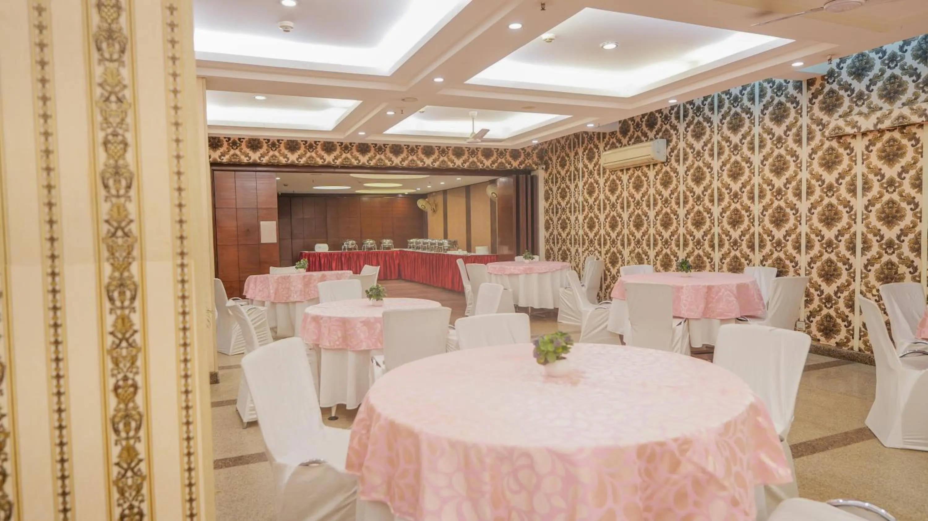 Banquet/Function facilities in Alpina Hotels & Suites