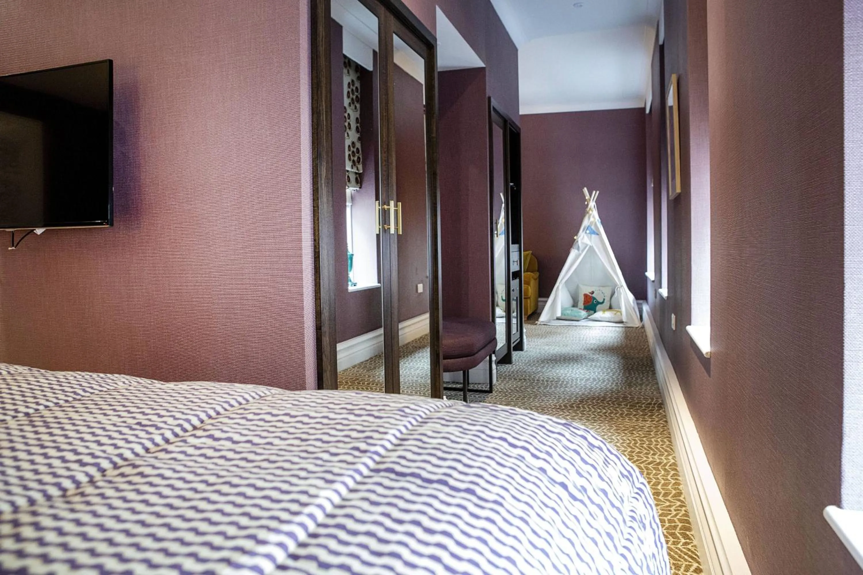 Photo of the whole room, Bed in St. Ermin's Hotel, Autograph Collection