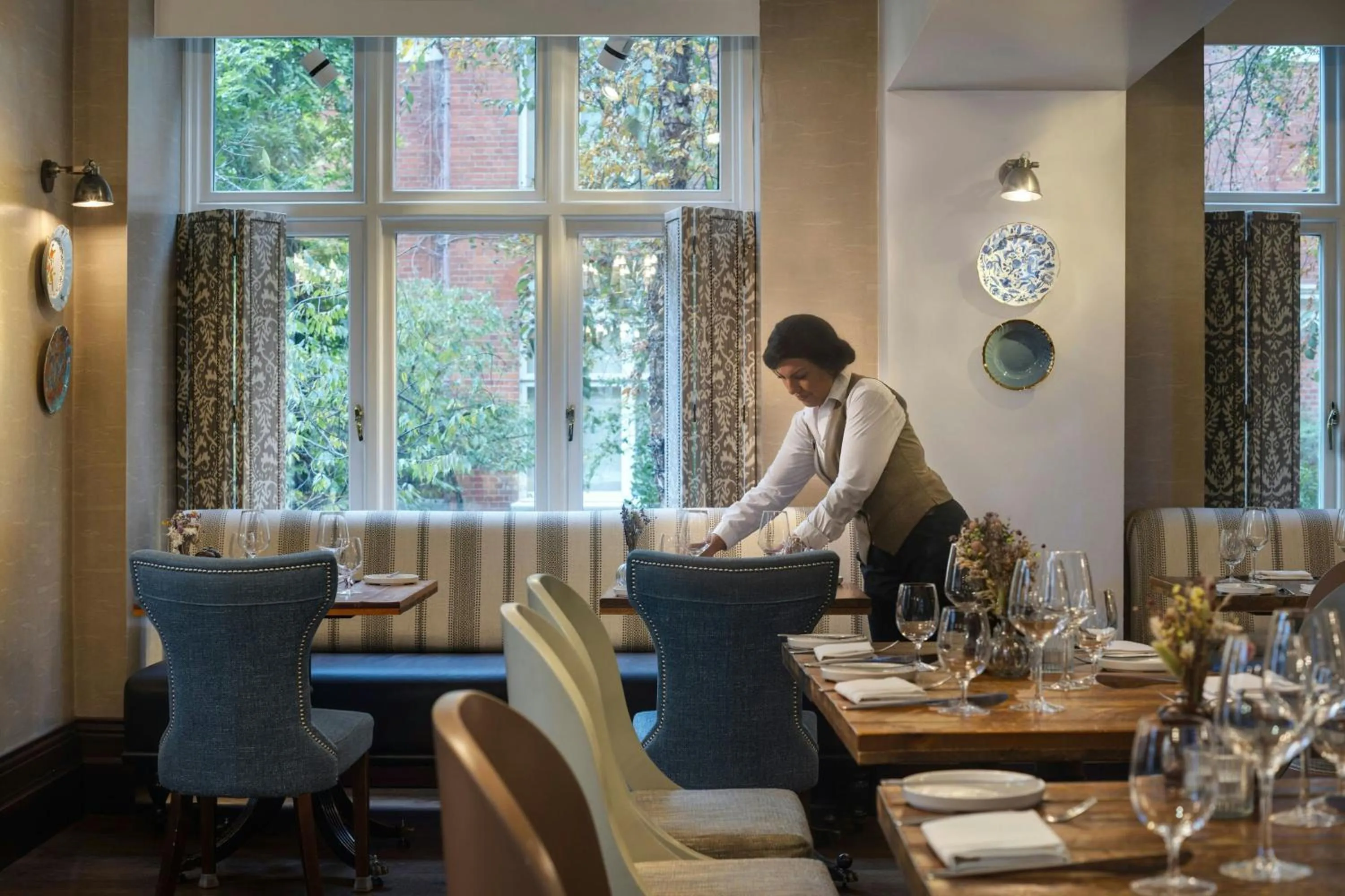 Restaurant/places to eat in St. Ermin's Hotel, Autograph Collection