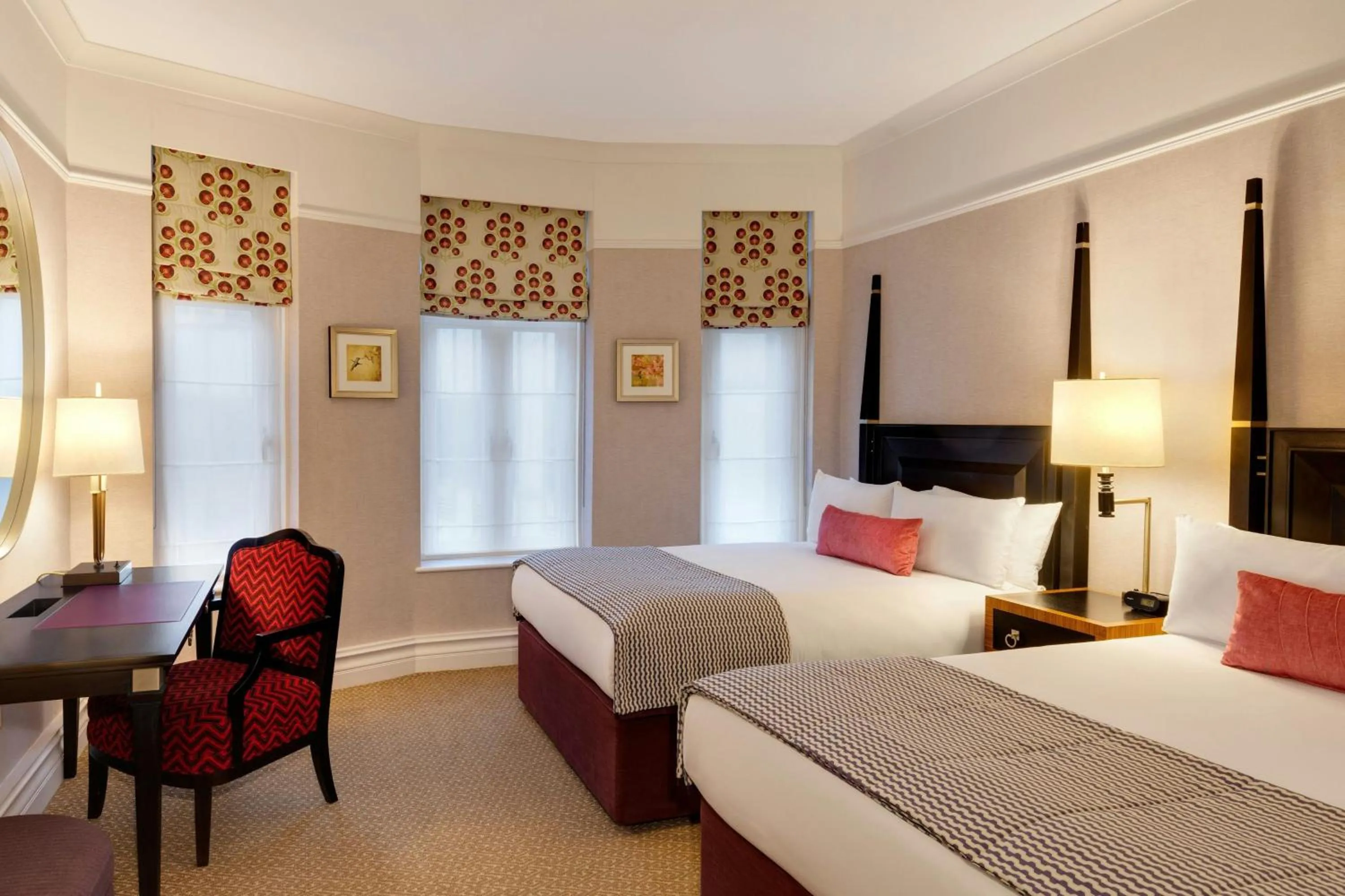 Photo of the whole room, Bed in St. Ermin's Hotel, Autograph Collection