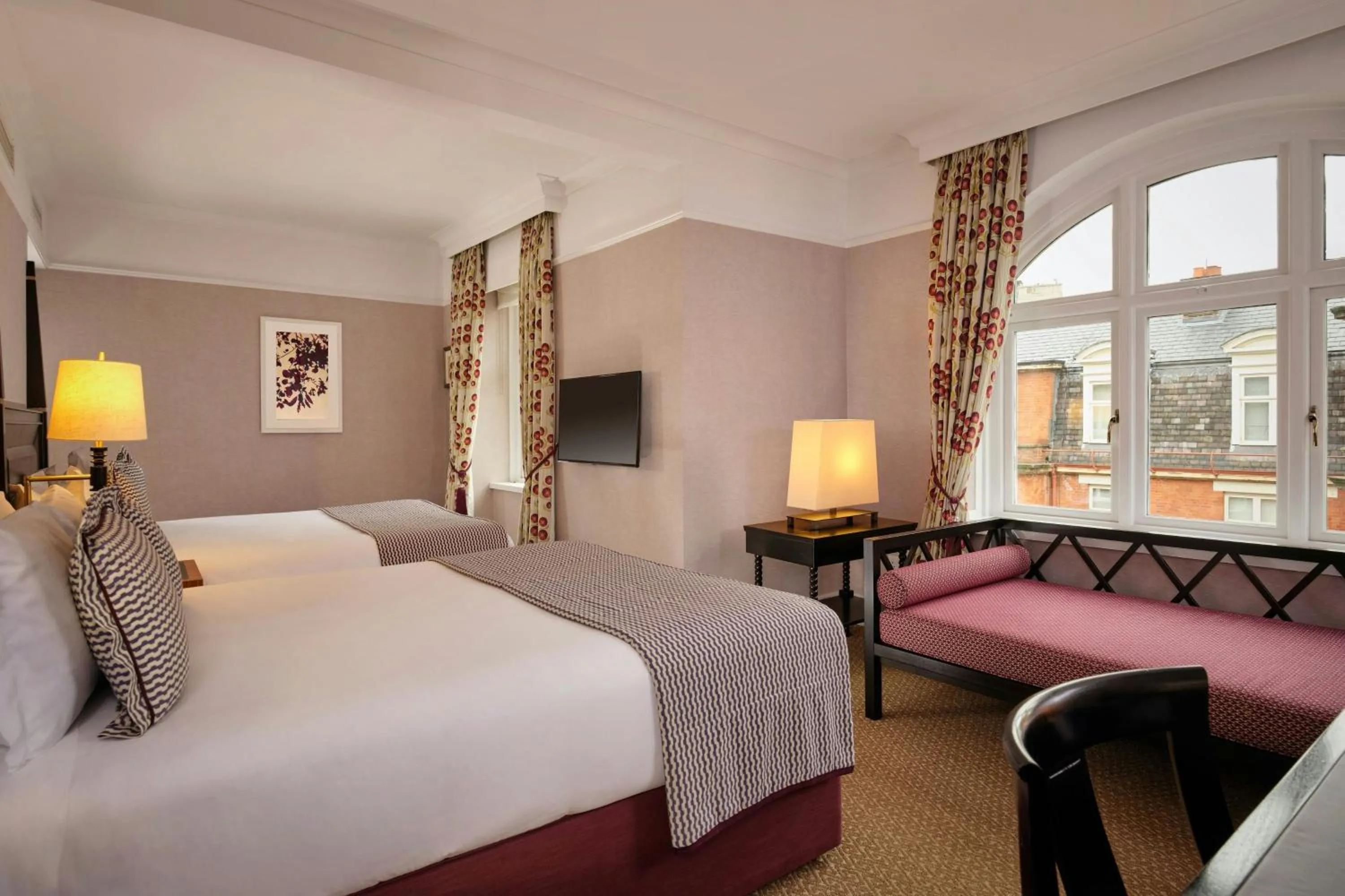 Photo of the whole room, Bed in St. Ermin's Hotel, Autograph Collection