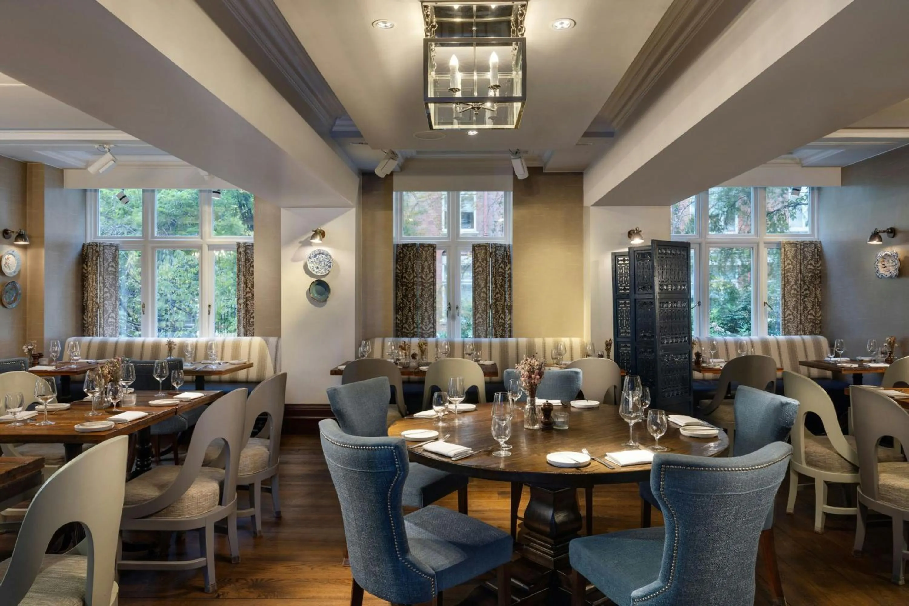 Restaurant/places to eat in St. Ermin's Hotel, Autograph Collection