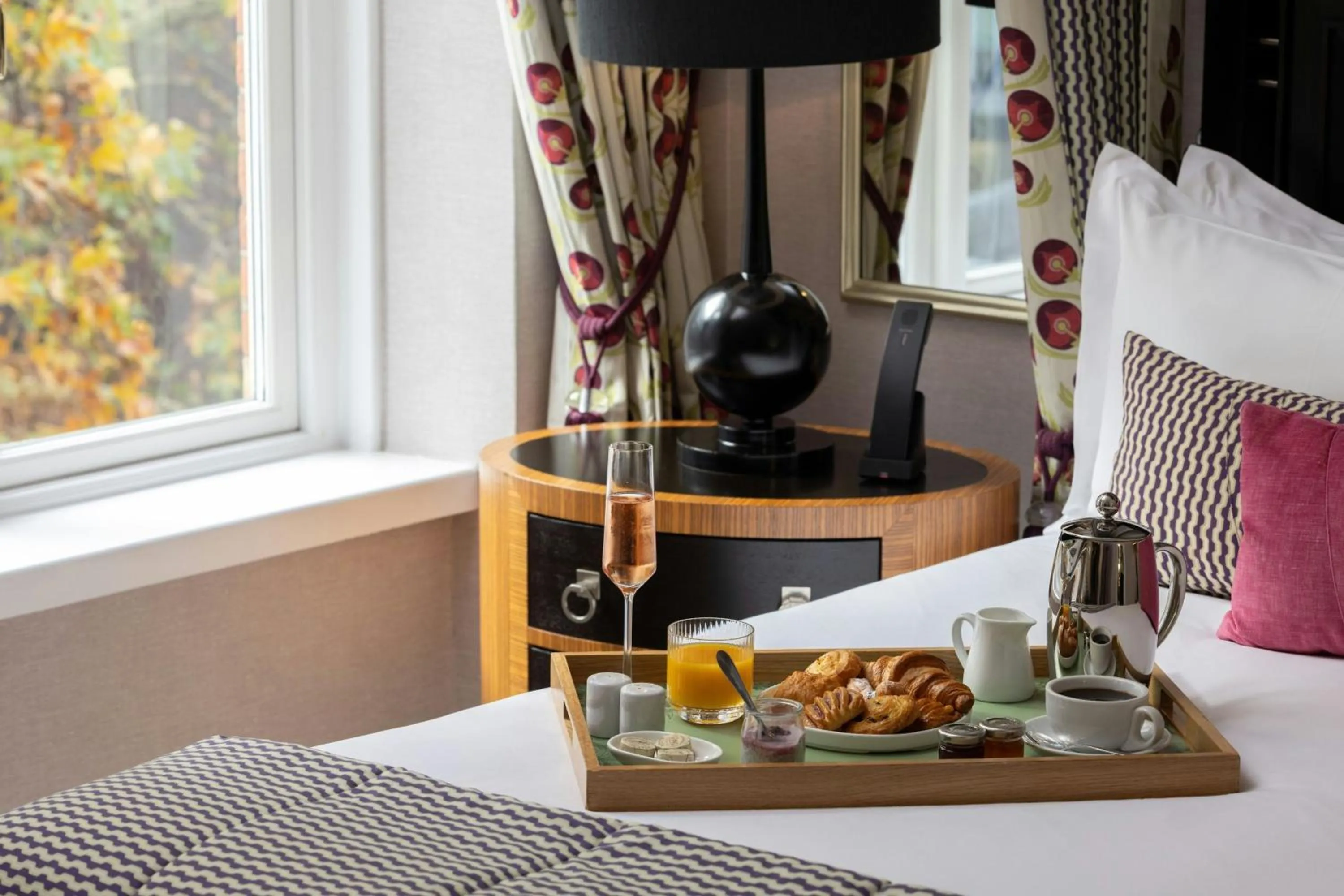Breakfast, Bed in St. Ermin's Hotel, Autograph Collection