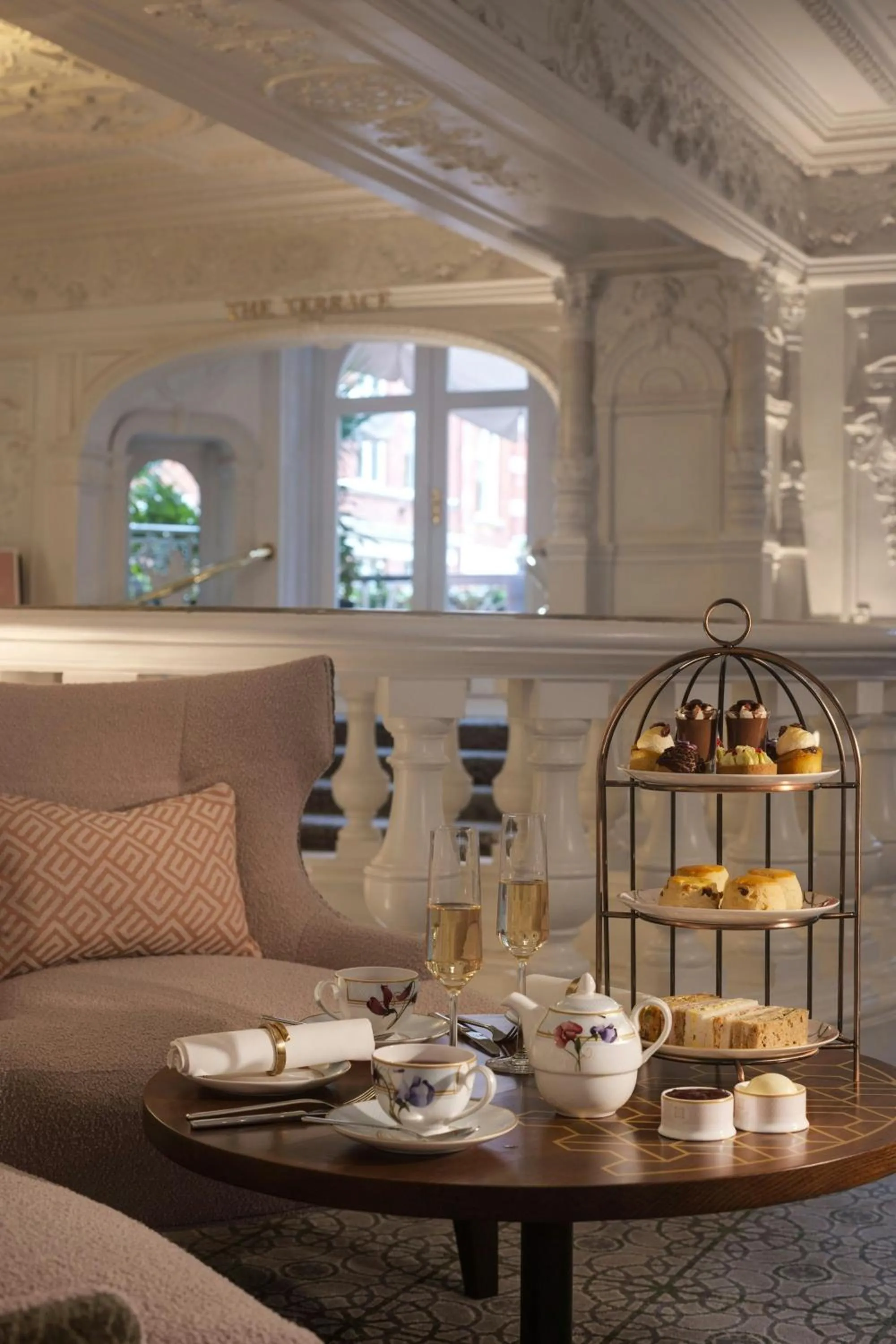 Lobby or reception in St. Ermin's Hotel, Autograph Collection