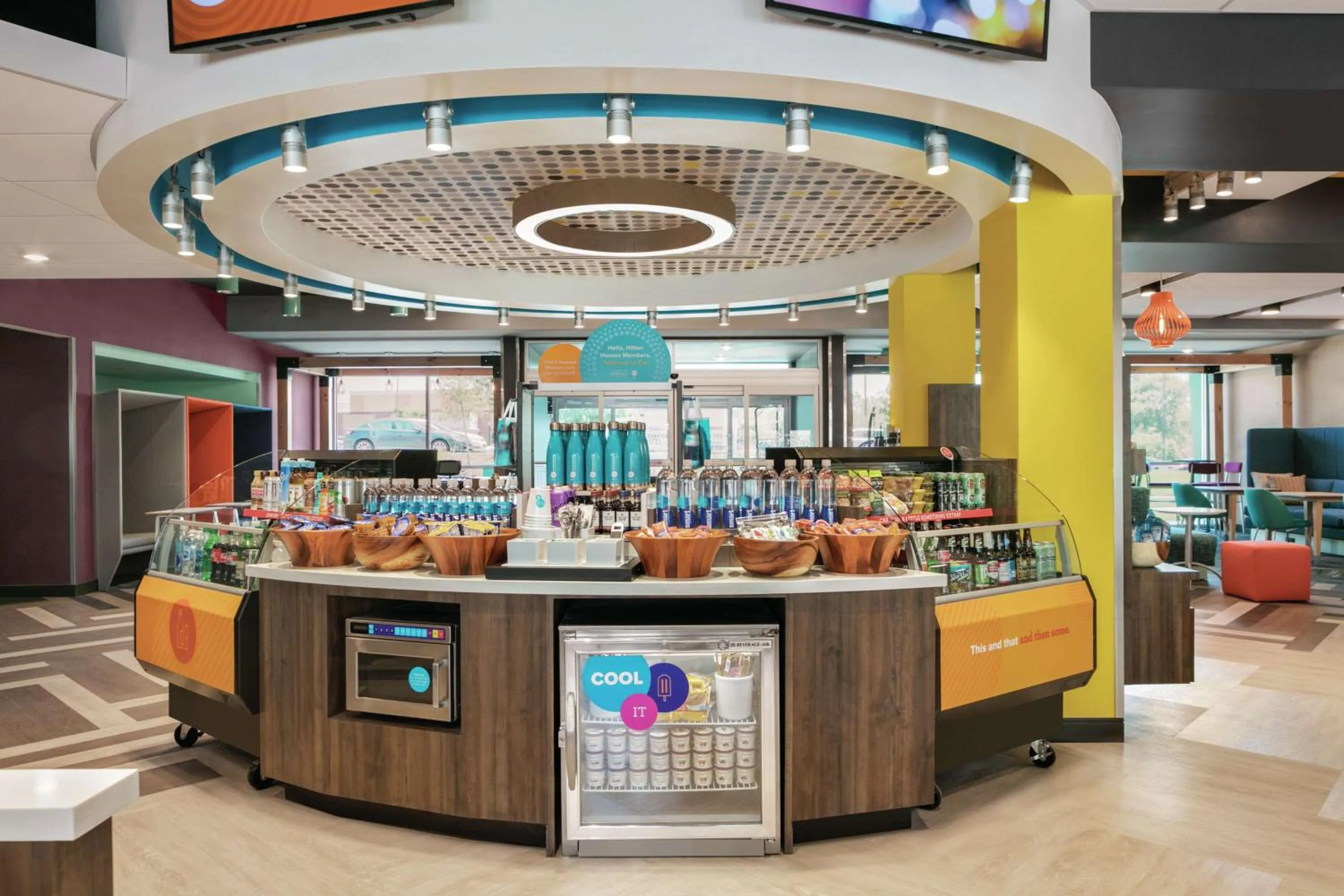 Restaurant/places to eat in Tru By Hilton Charlotte Ayrsley