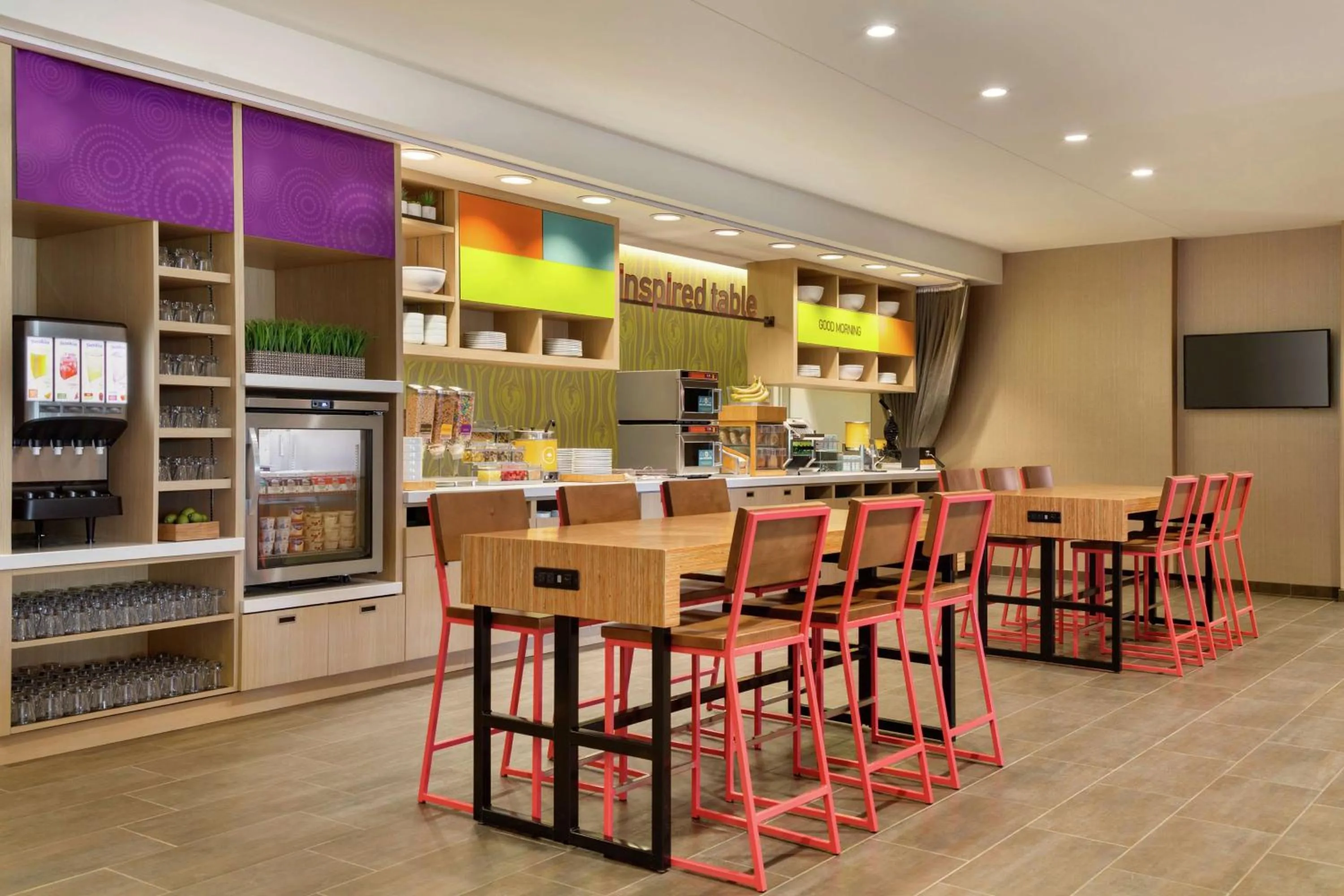 Dining area in Home2 Suites By Hilton Frederick