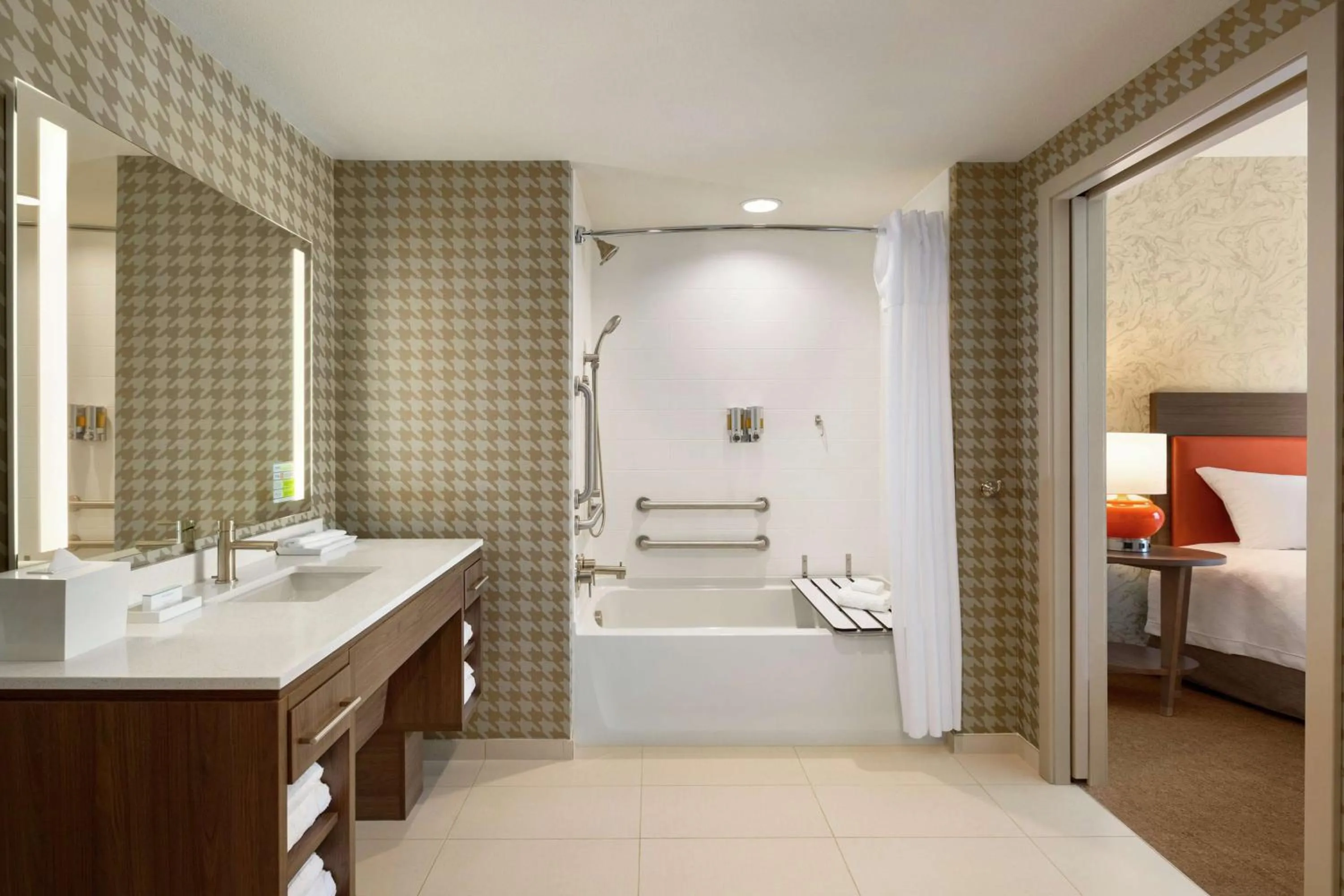 Bathroom, Bed in Home2 Suites By Hilton Frederick