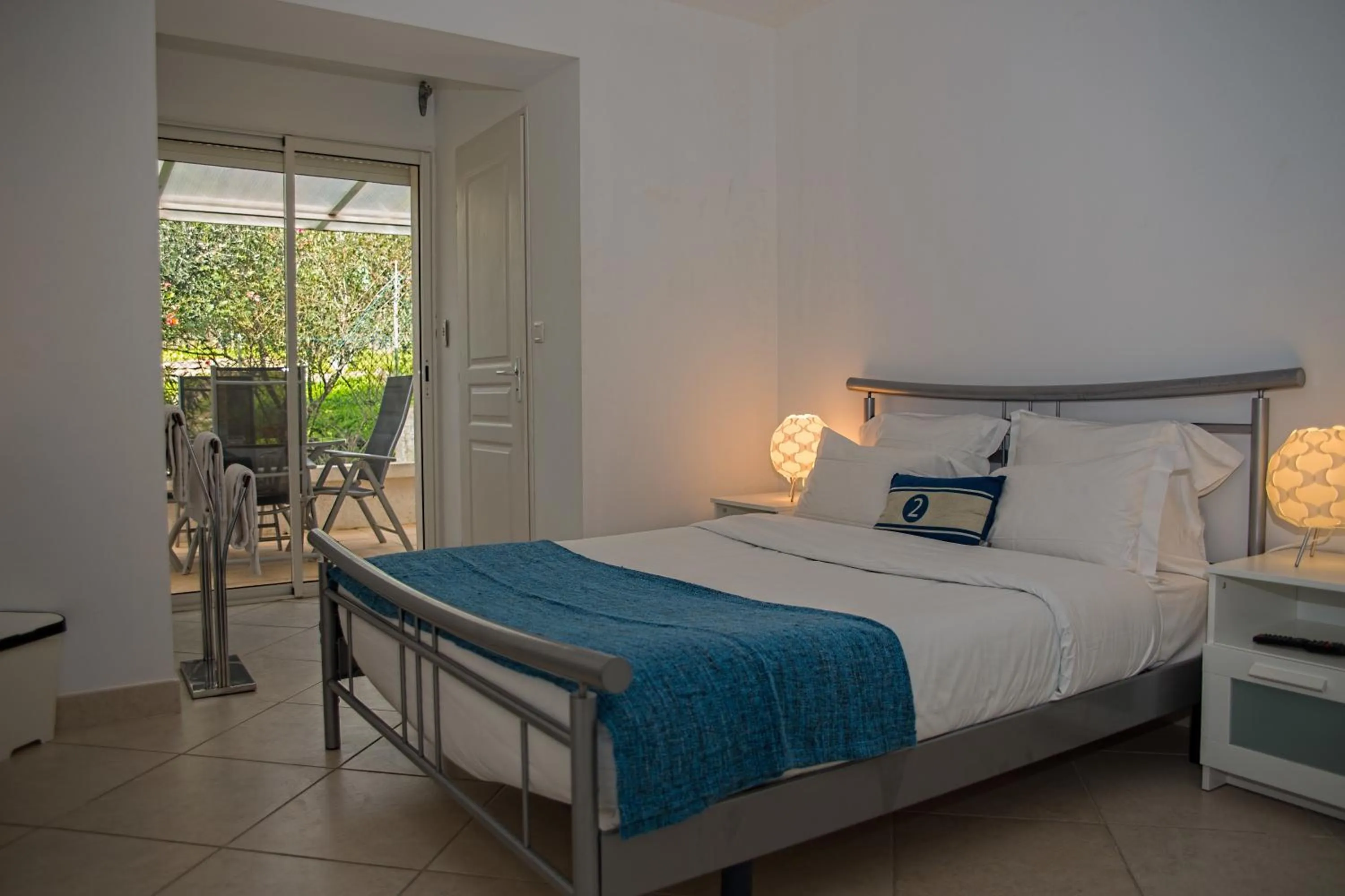 Photo of the whole room, Bed in La Résidence du Cap