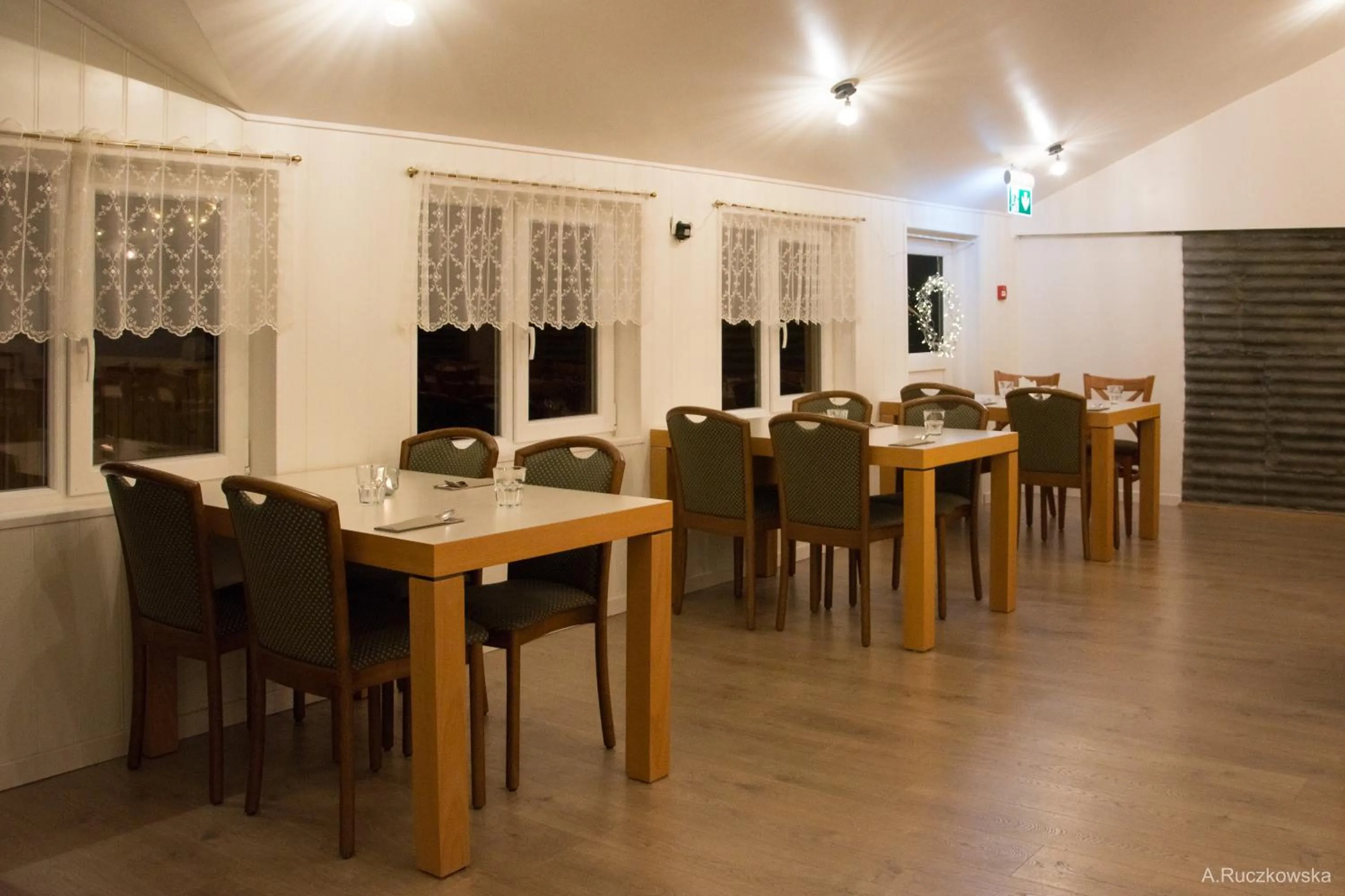 Restaurant/places to eat in Hótel Búrfell