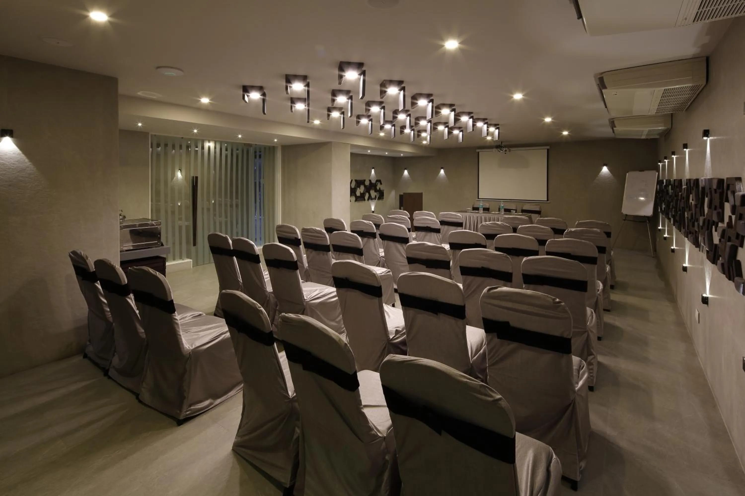 Business facilities in Hotel Carrefour