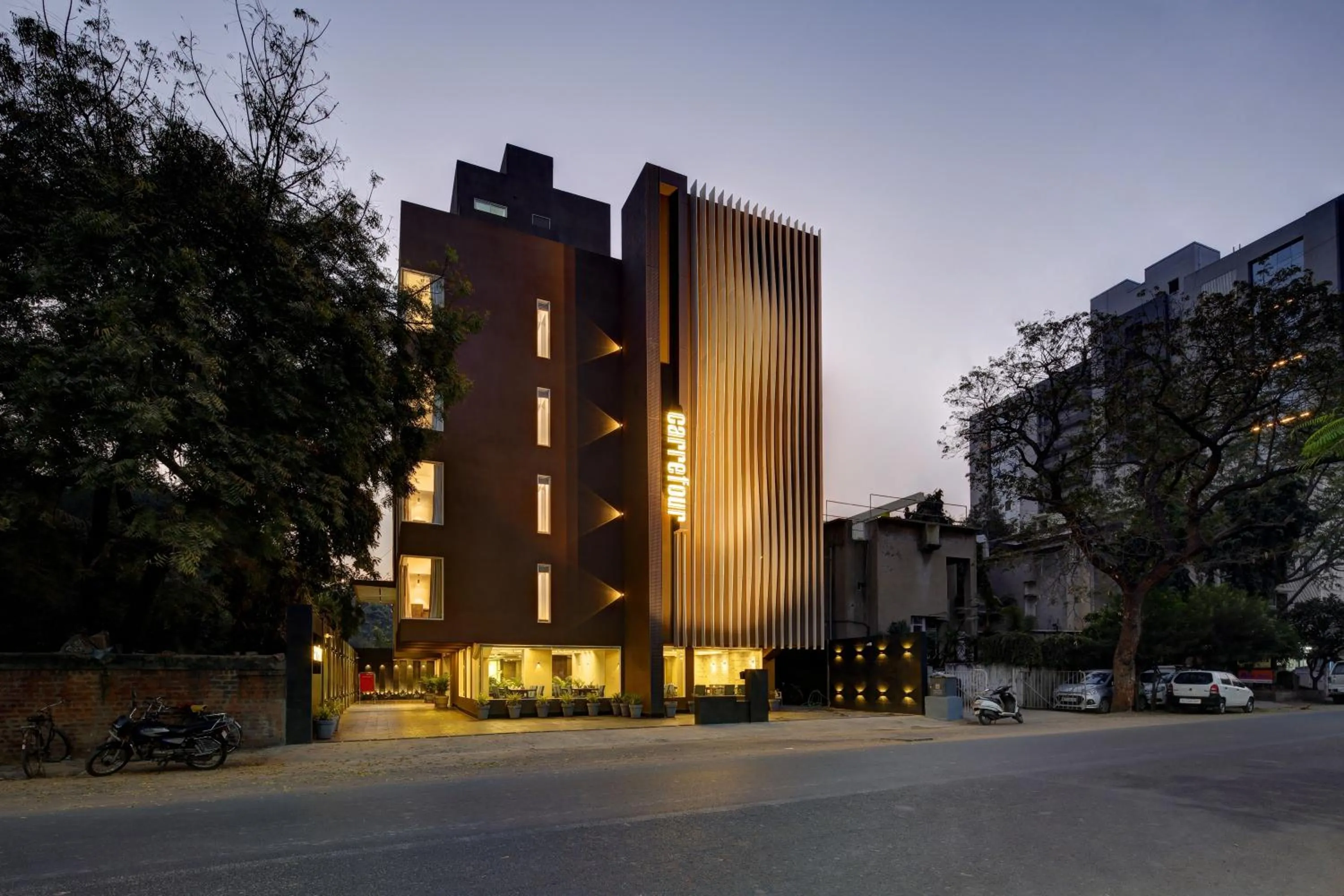 Property building in Hotel Carrefour