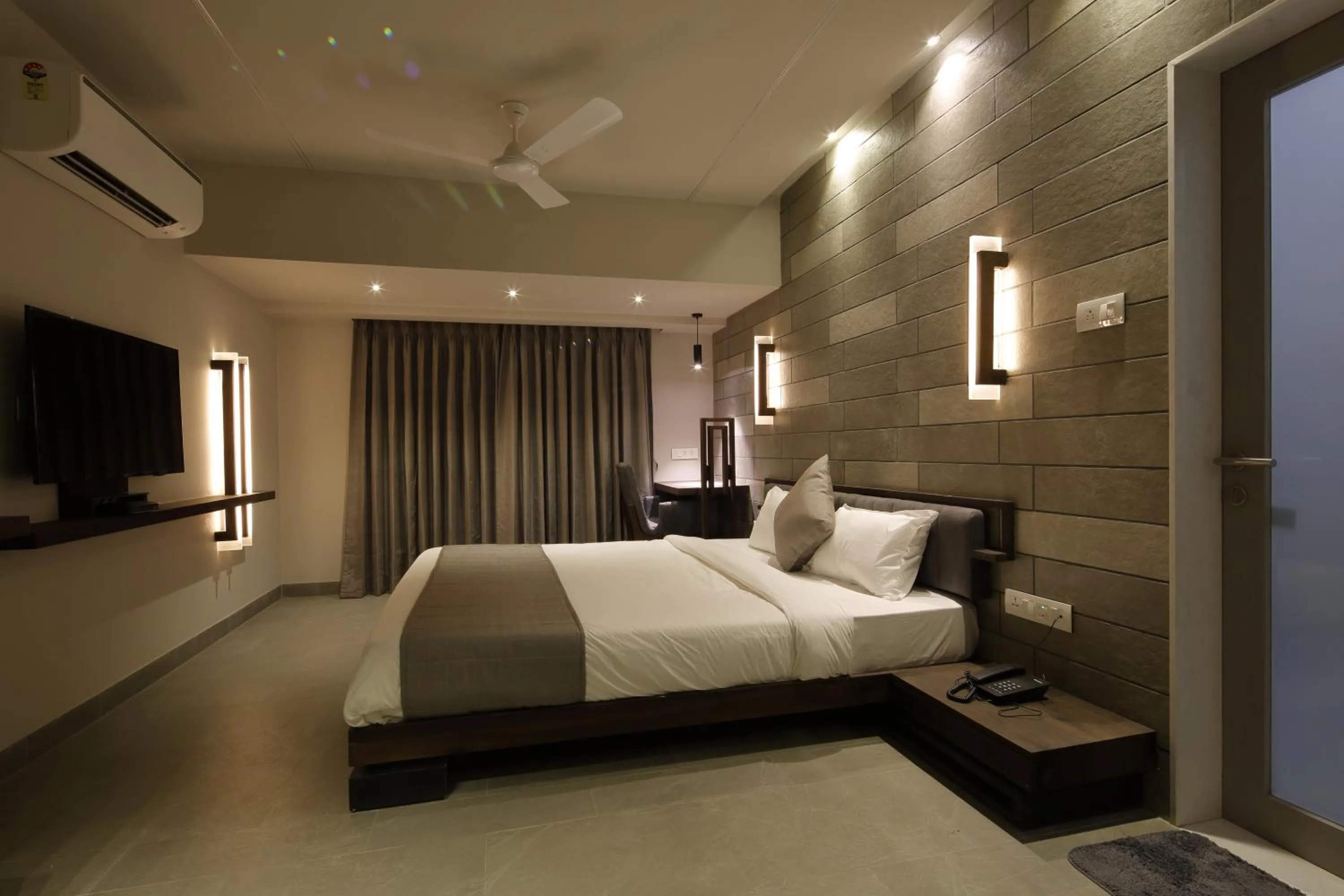 Bed in Hotel Carrefour