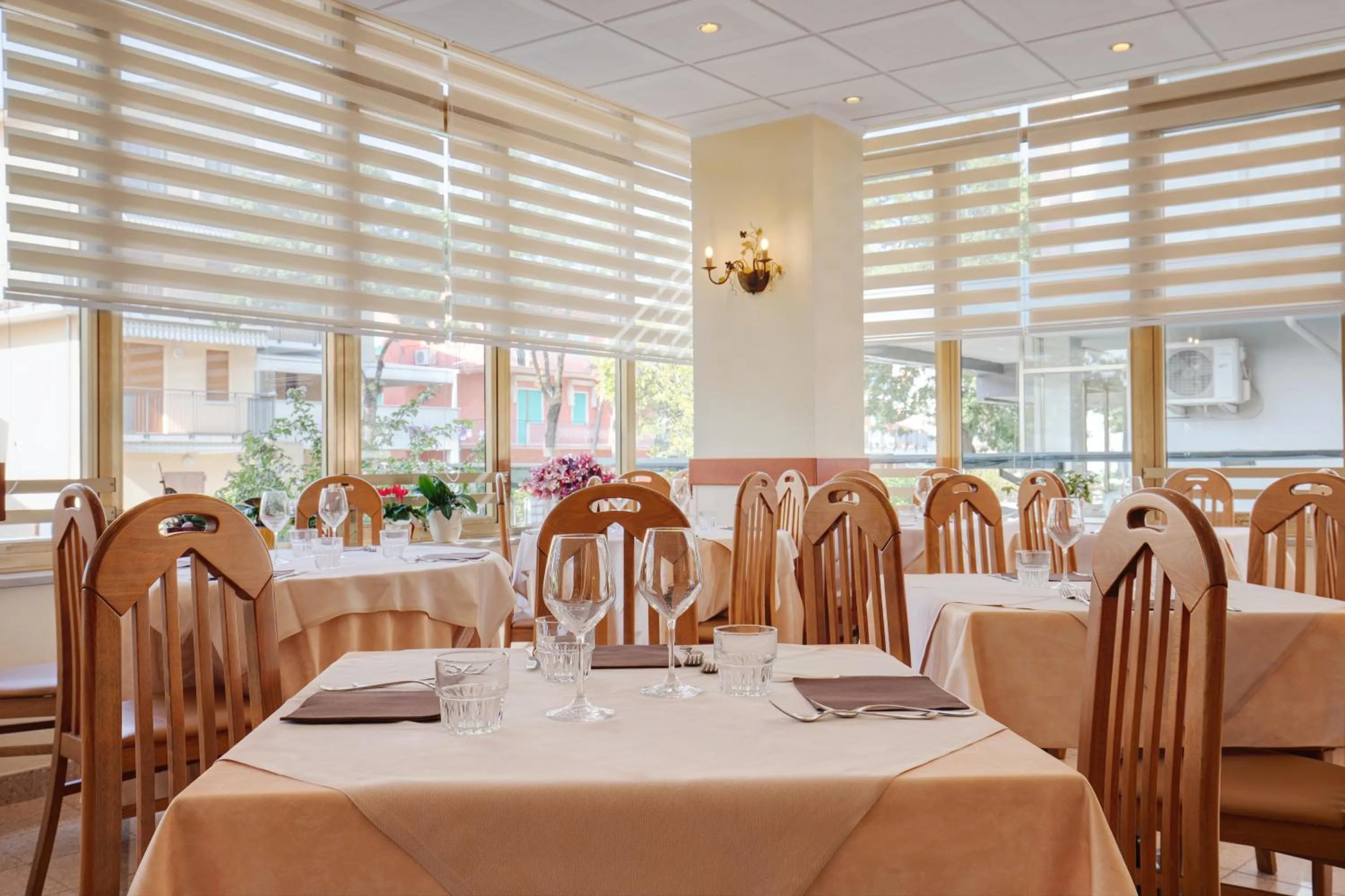 Restaurant/places to eat in Hotel Jalisco