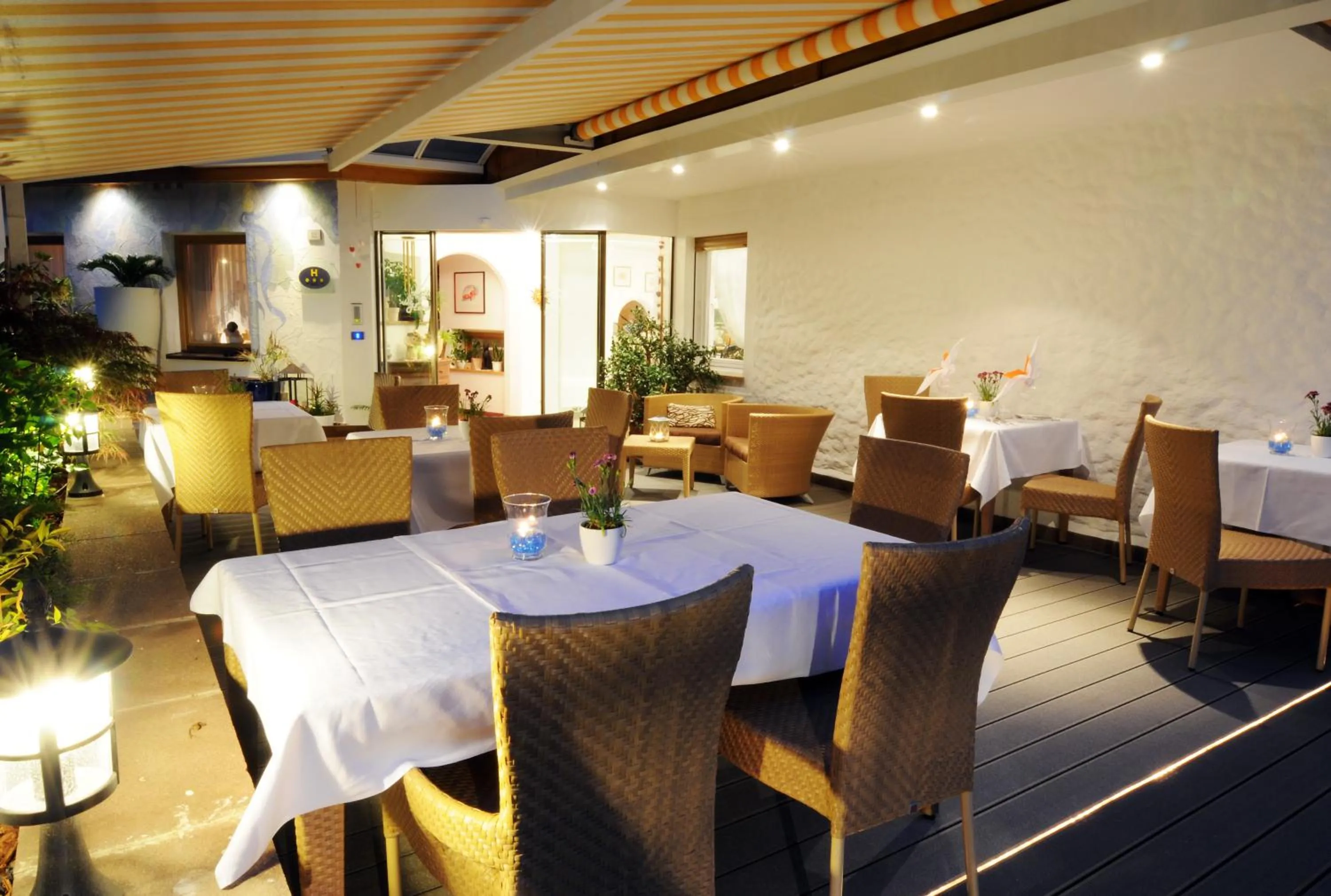 Restaurant/places to eat in Hotel FleurAlp