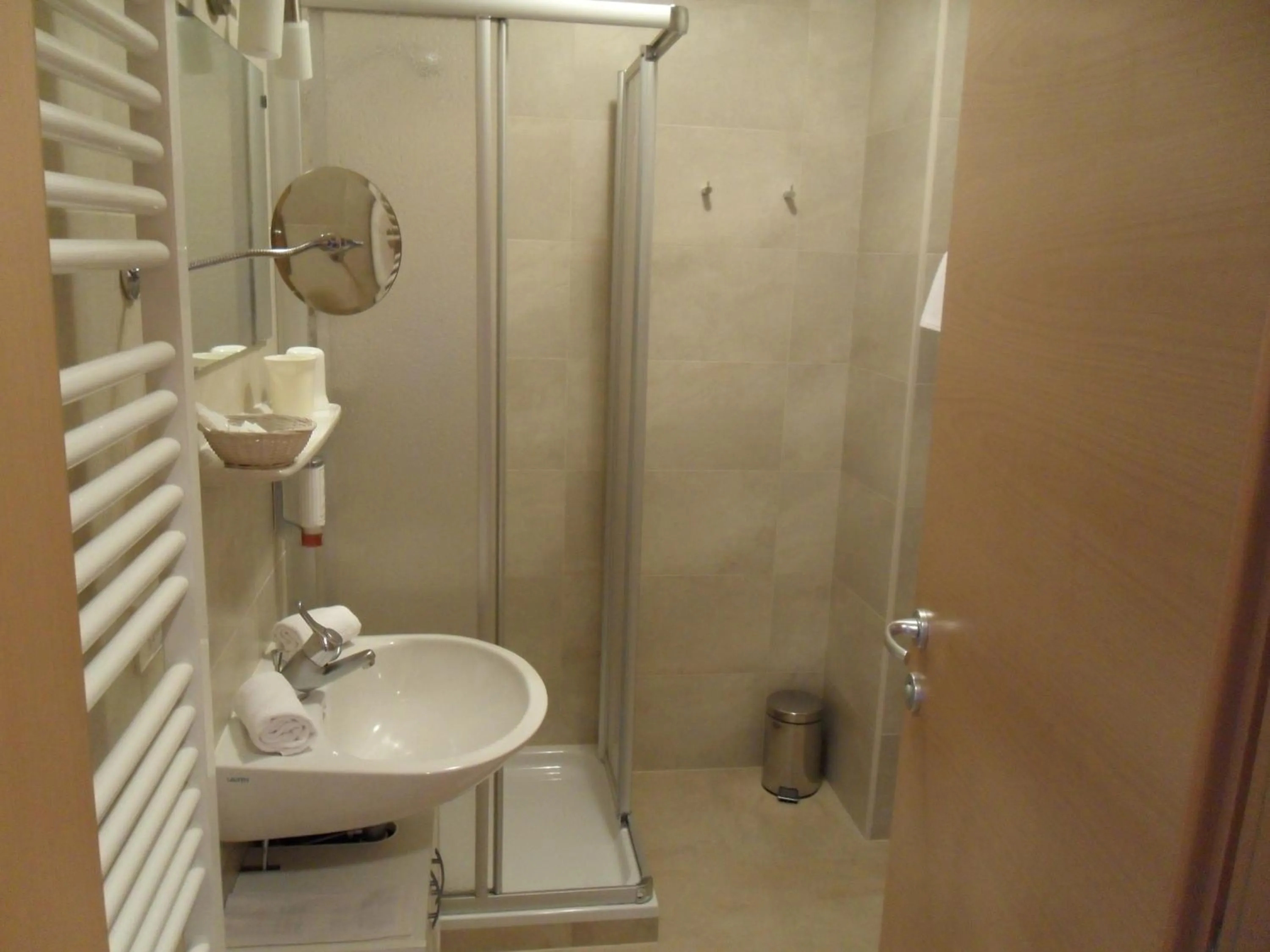 Bathroom in Hotel FleurAlp