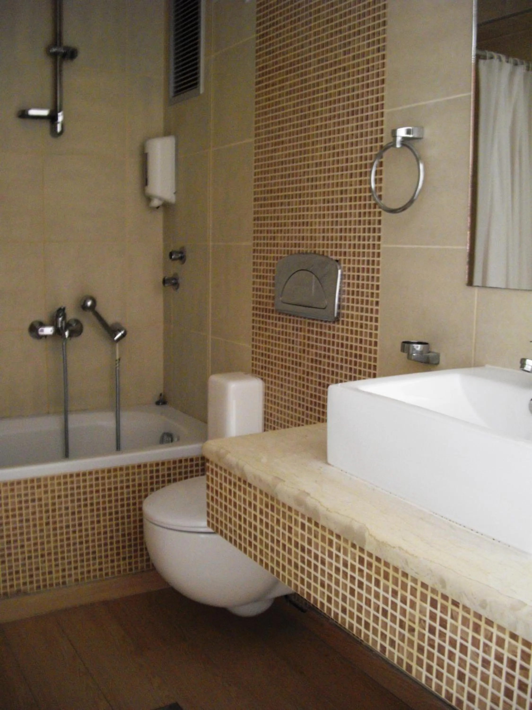 Bathroom in Bristol Sea View Apartments