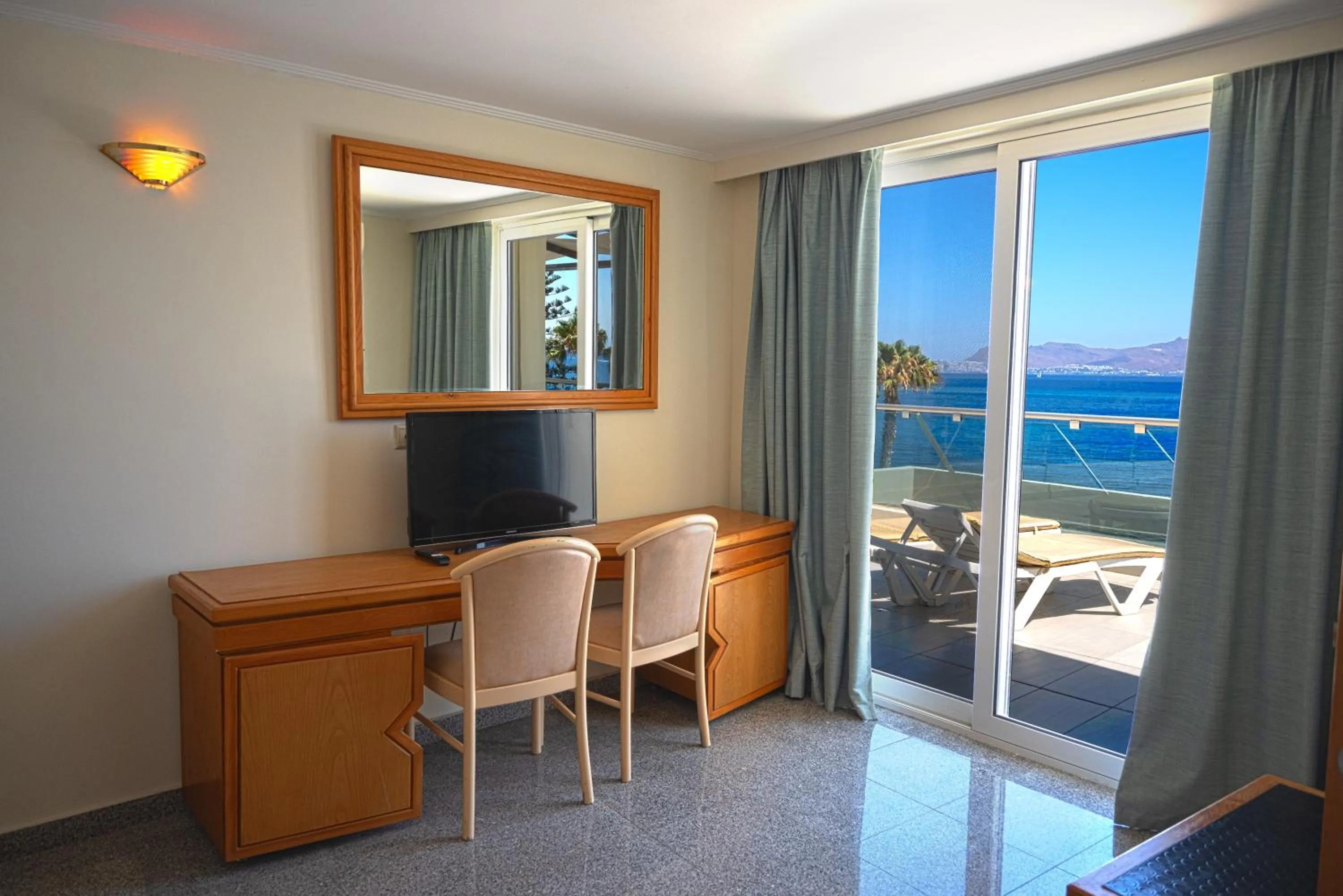 Bedroom in Bristol Sea View Apartments