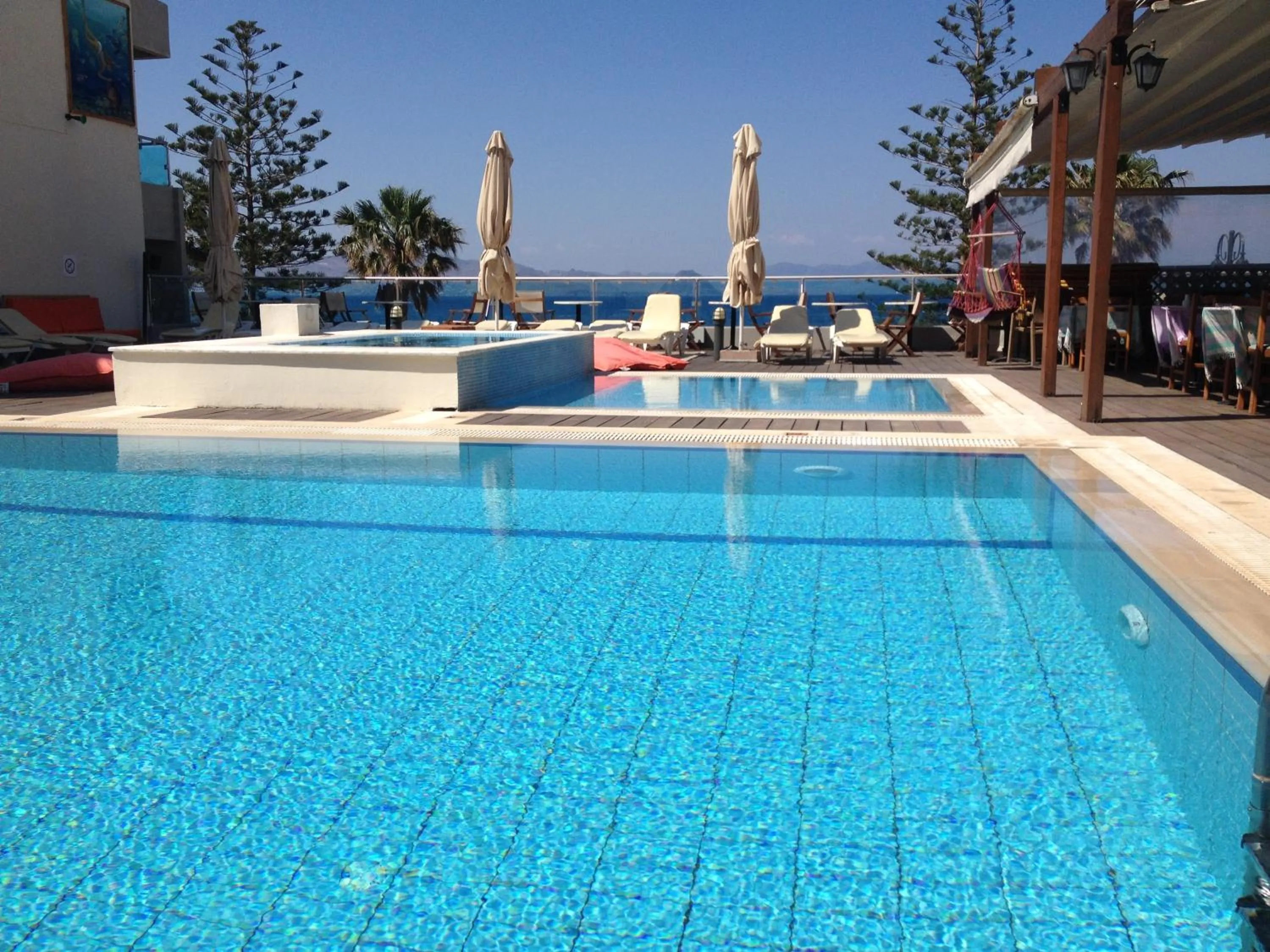 Restaurant/places to eat in Bristol Sea View Apartments