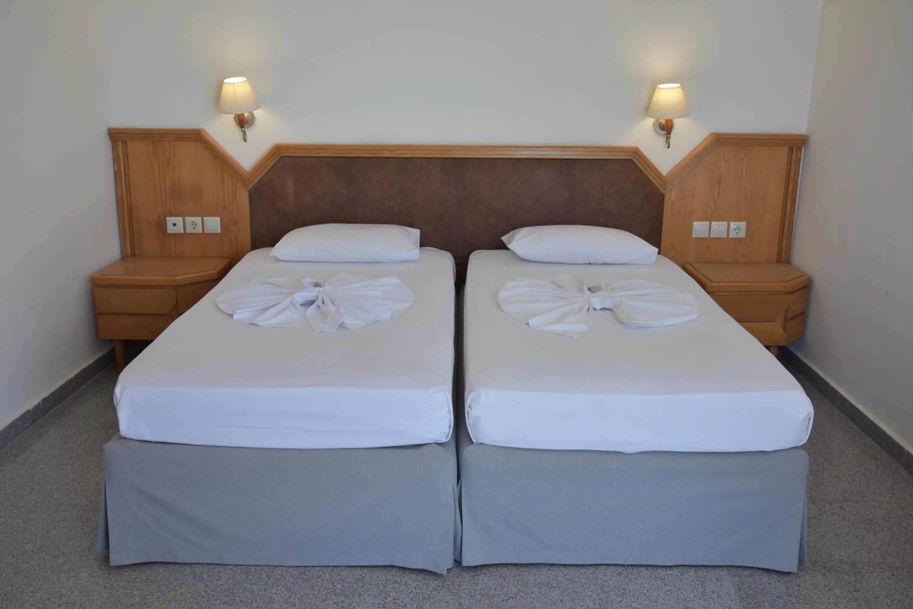 Bedroom, Bed in Bristol Sea View Apartments