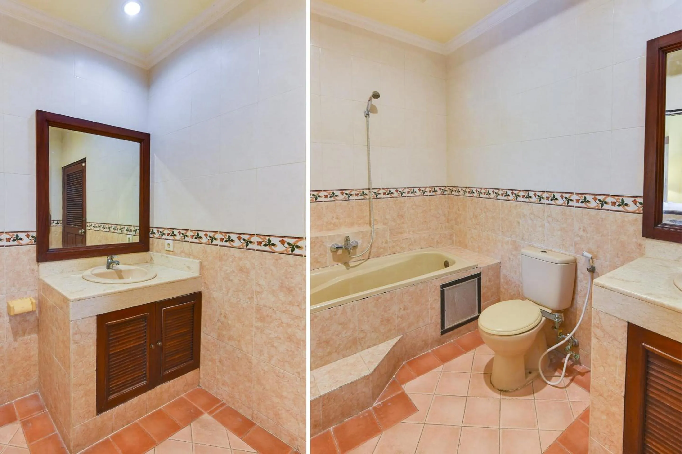 Bathroom in Super OYO Townhouse Oak Maxi Hotel Legian