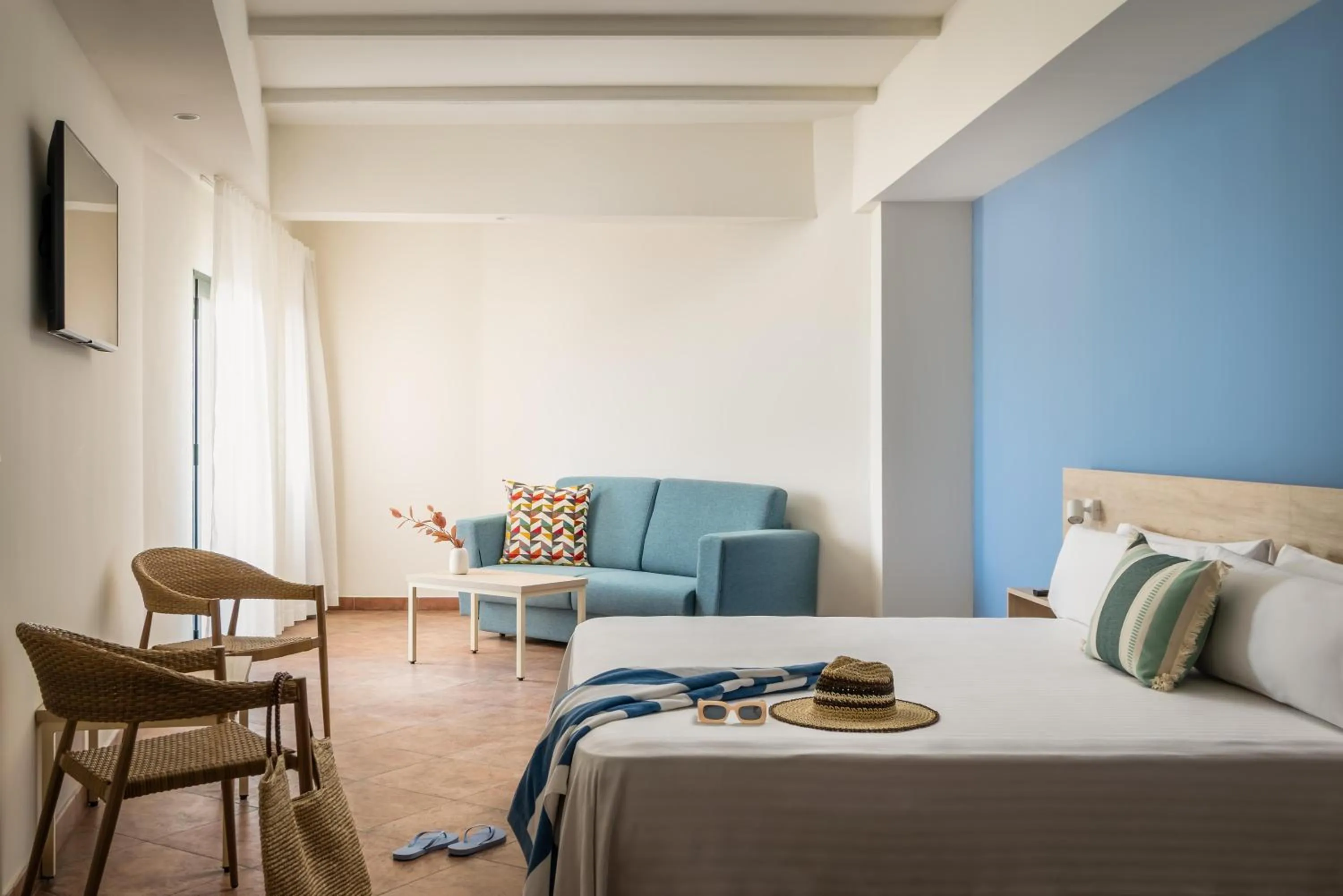 Photo of the whole room, Bed in ALEGRIA Colonial Mar Aquafun