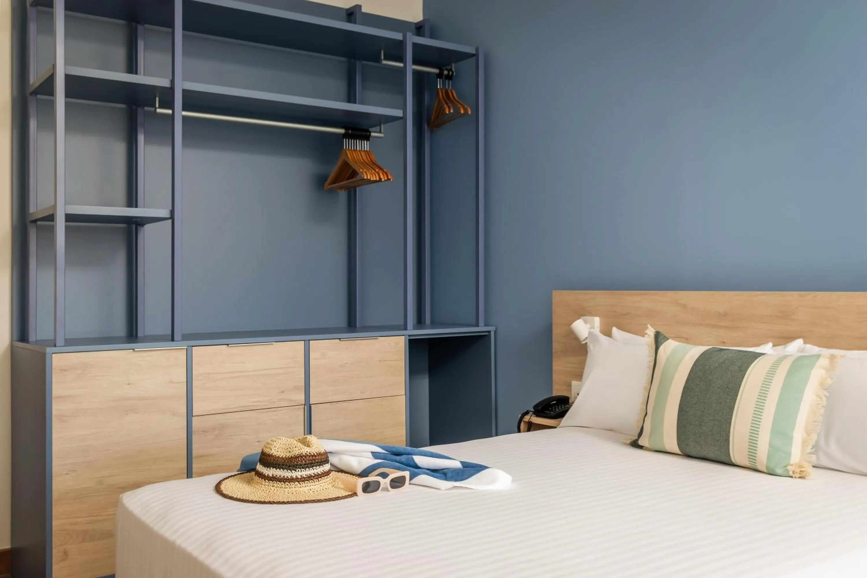 Photo of the whole room, Bed in ALEGRIA Colonial Mar Aquafun