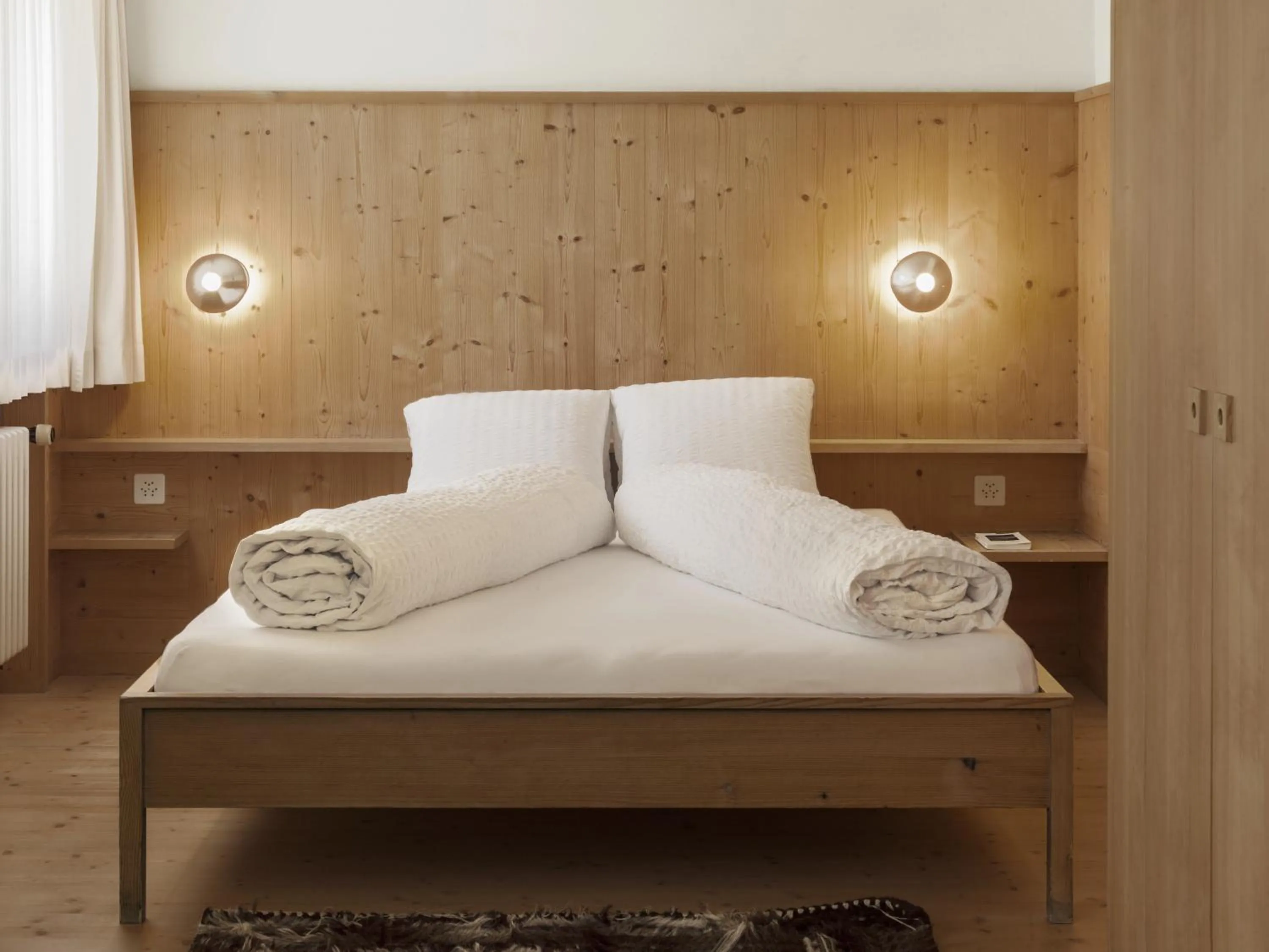 Bedroom, Bed in Hotel Alpina