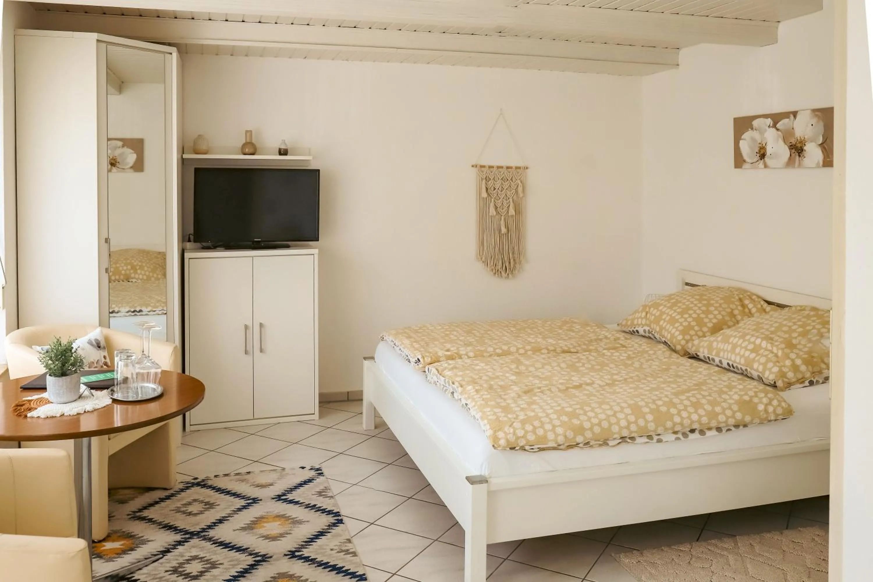 Deluxe Double Room with Shower in Hotel Garni Vitamari