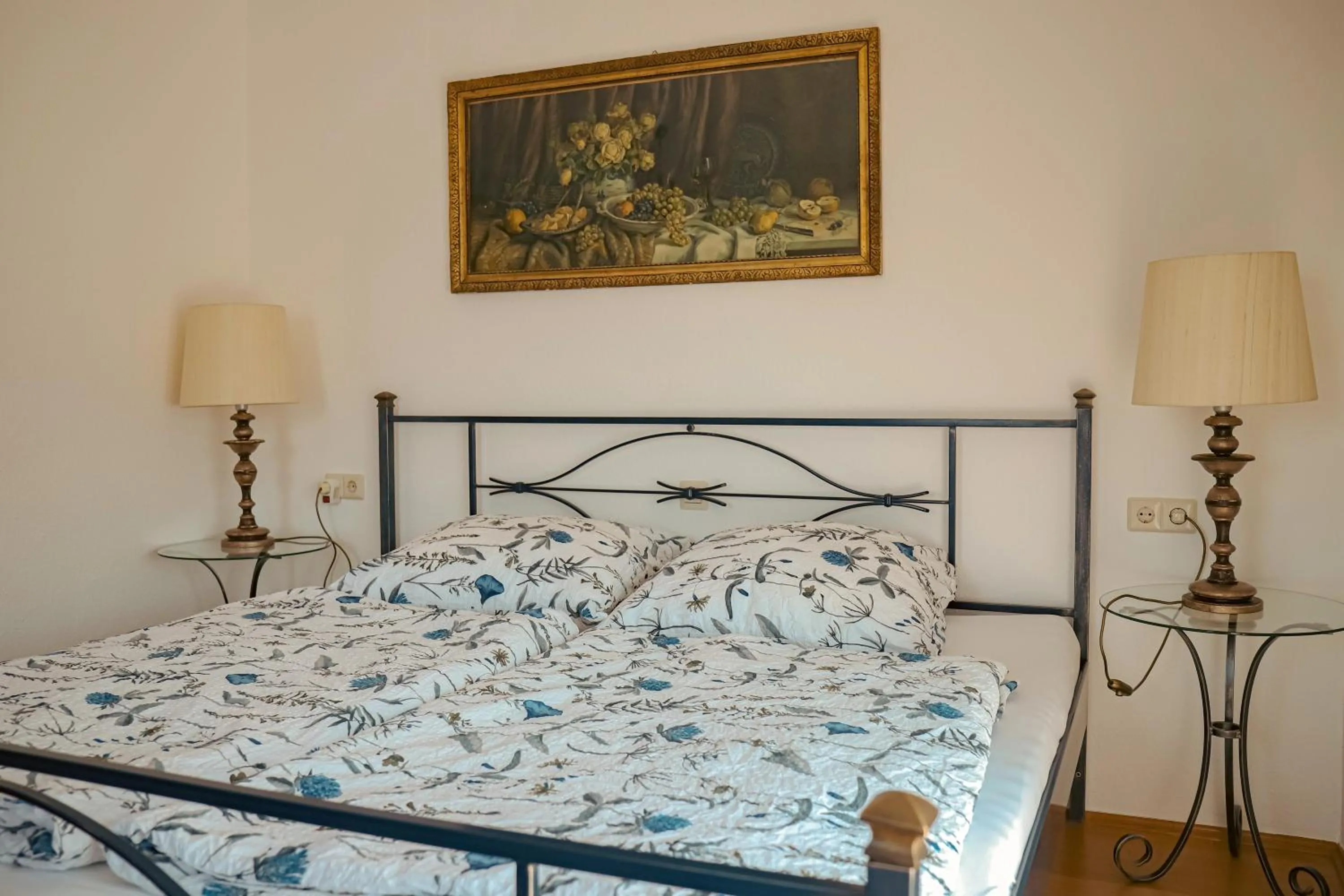 Living room, Bed in Hotel Garni Vitamari