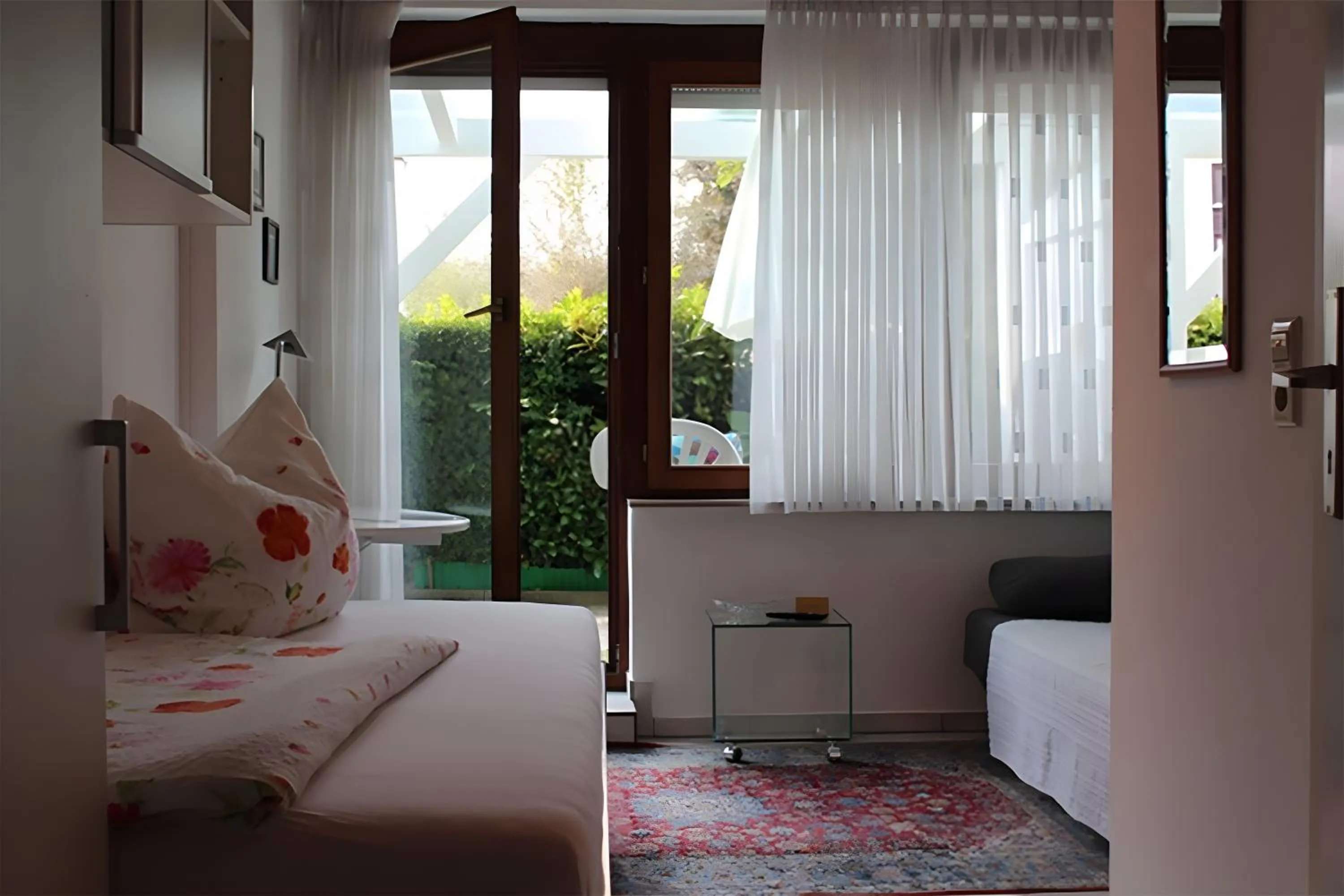 Property building, Bed in Hotel Garni Vitamari