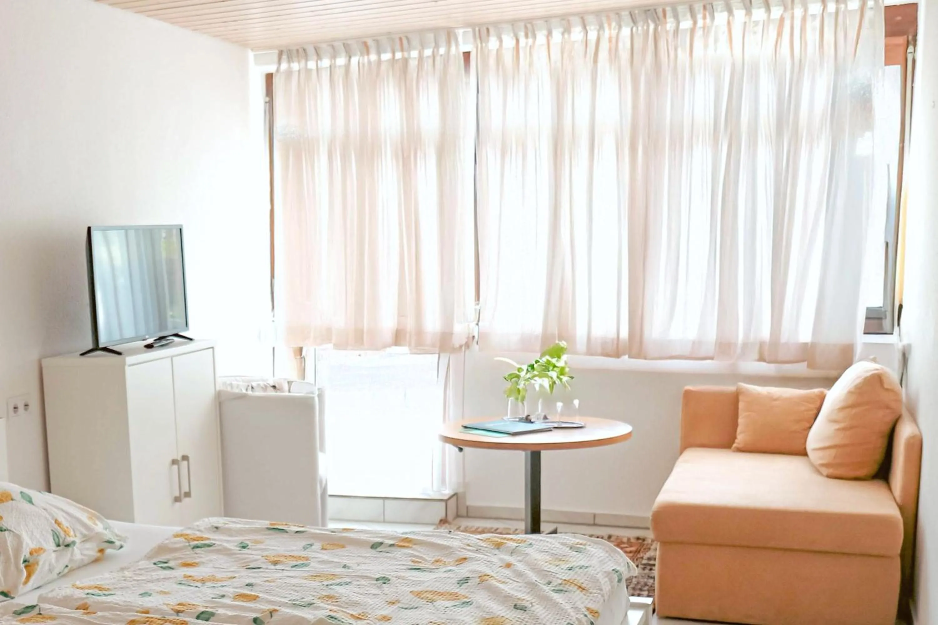 Living room, Bed in Hotel Garni Vitamari