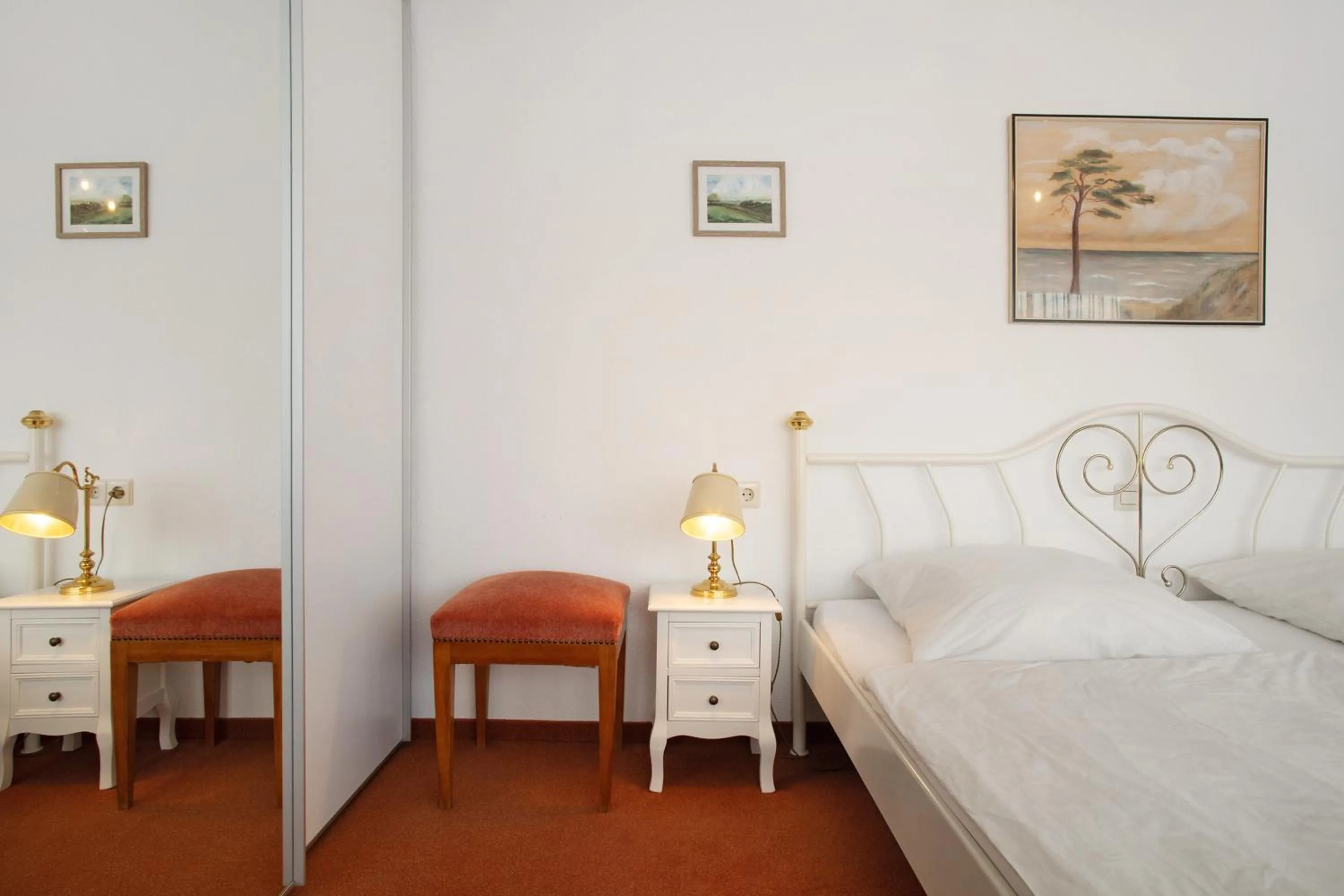Living room, Bed in Hotel Garni Vitamari