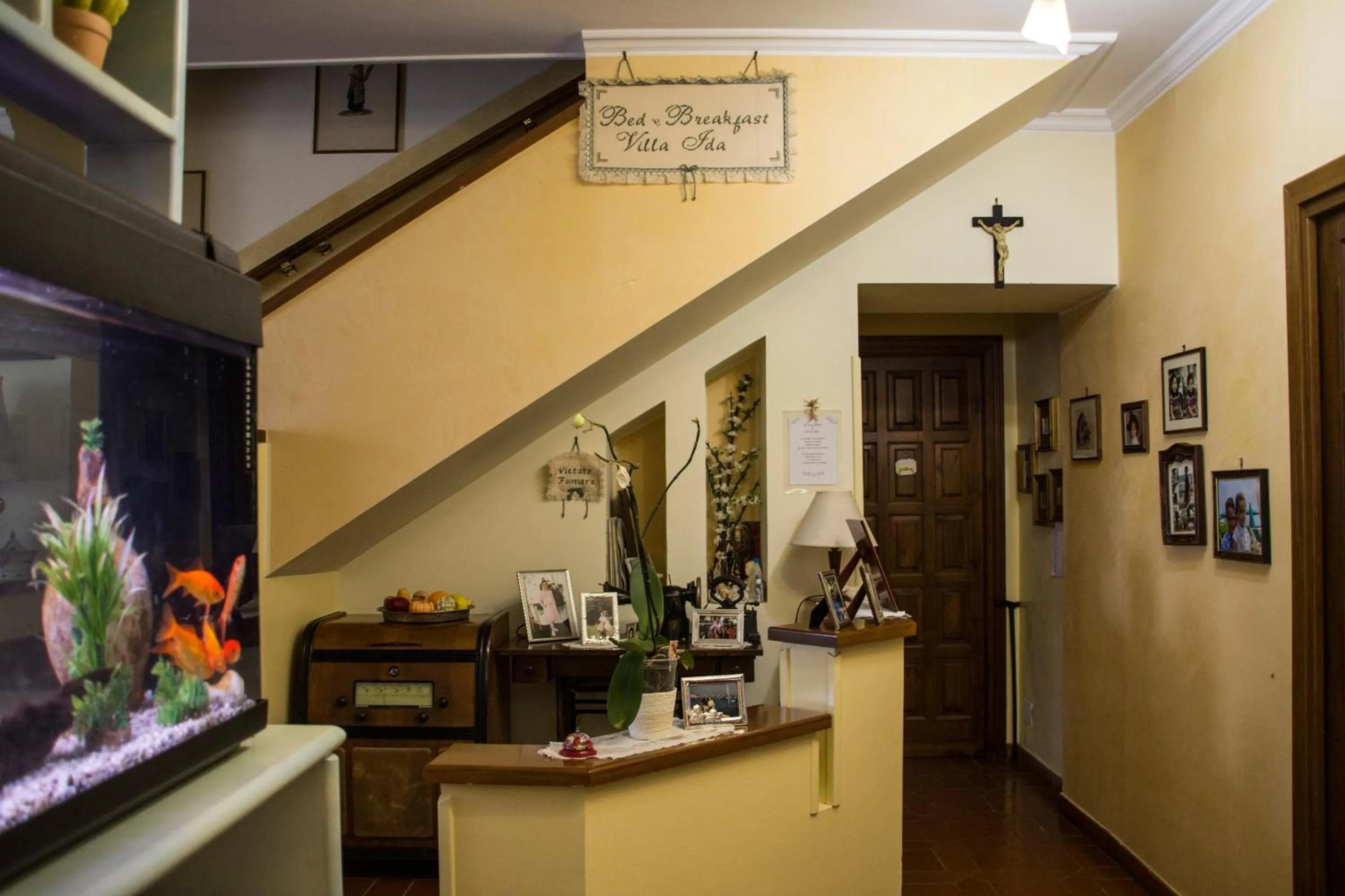 Communal lounge/ TV room in Villa Ida Bed & Breakfast