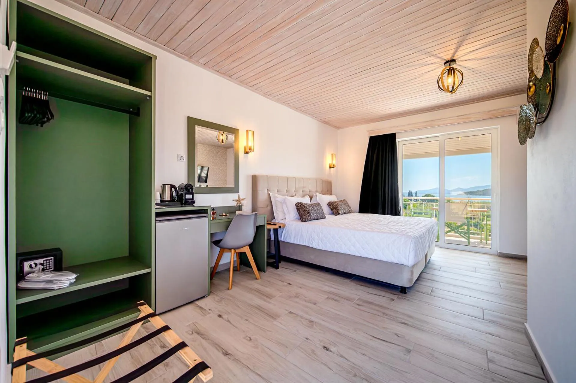 Photo of the whole room, Bed in Leonidas Resort