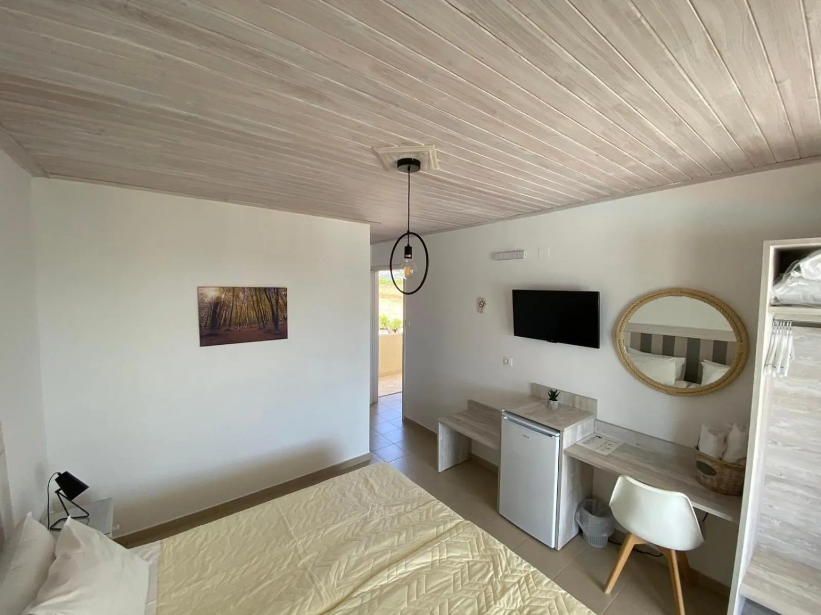 Photo of the whole room, Bed in Leonidas Resort