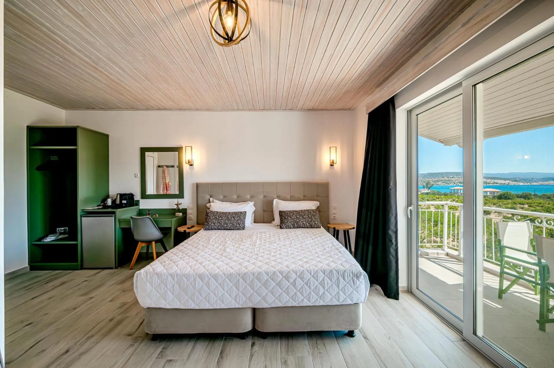 Photo of the whole room, Bed in Leonidas Resort