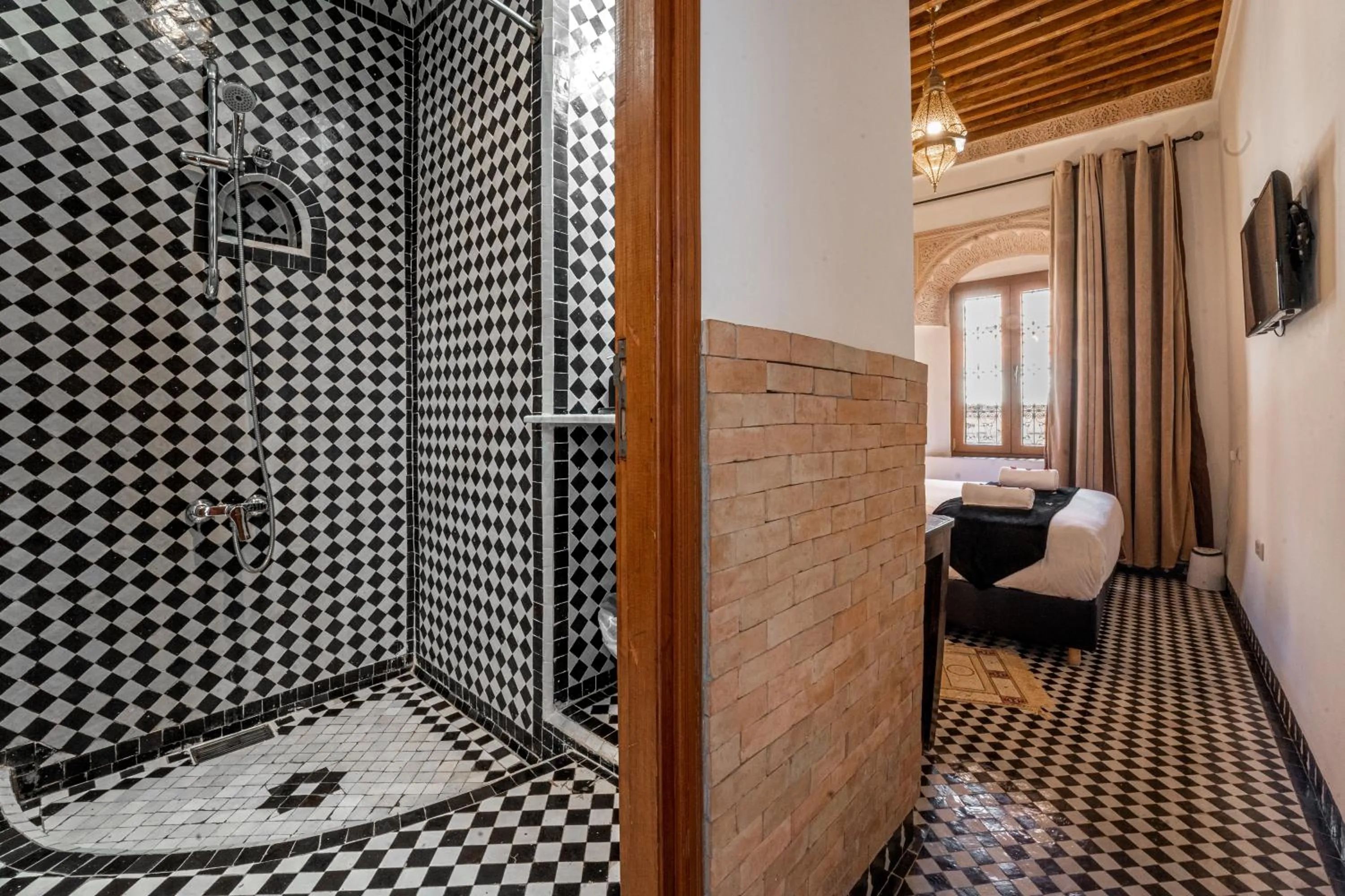 Photo of the whole room, Bed in Dar D'or Fes