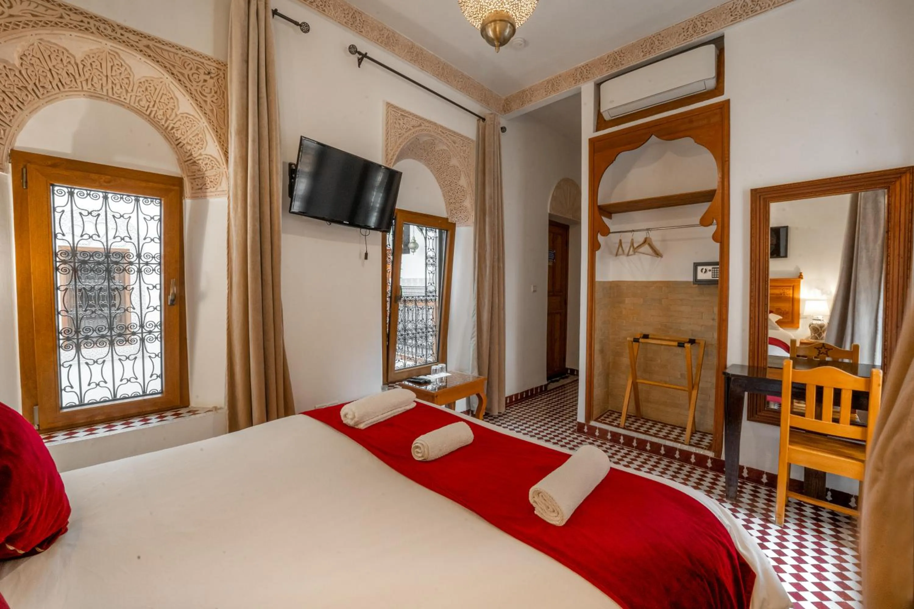 Photo of the whole room, Bed in Dar D'or Fes