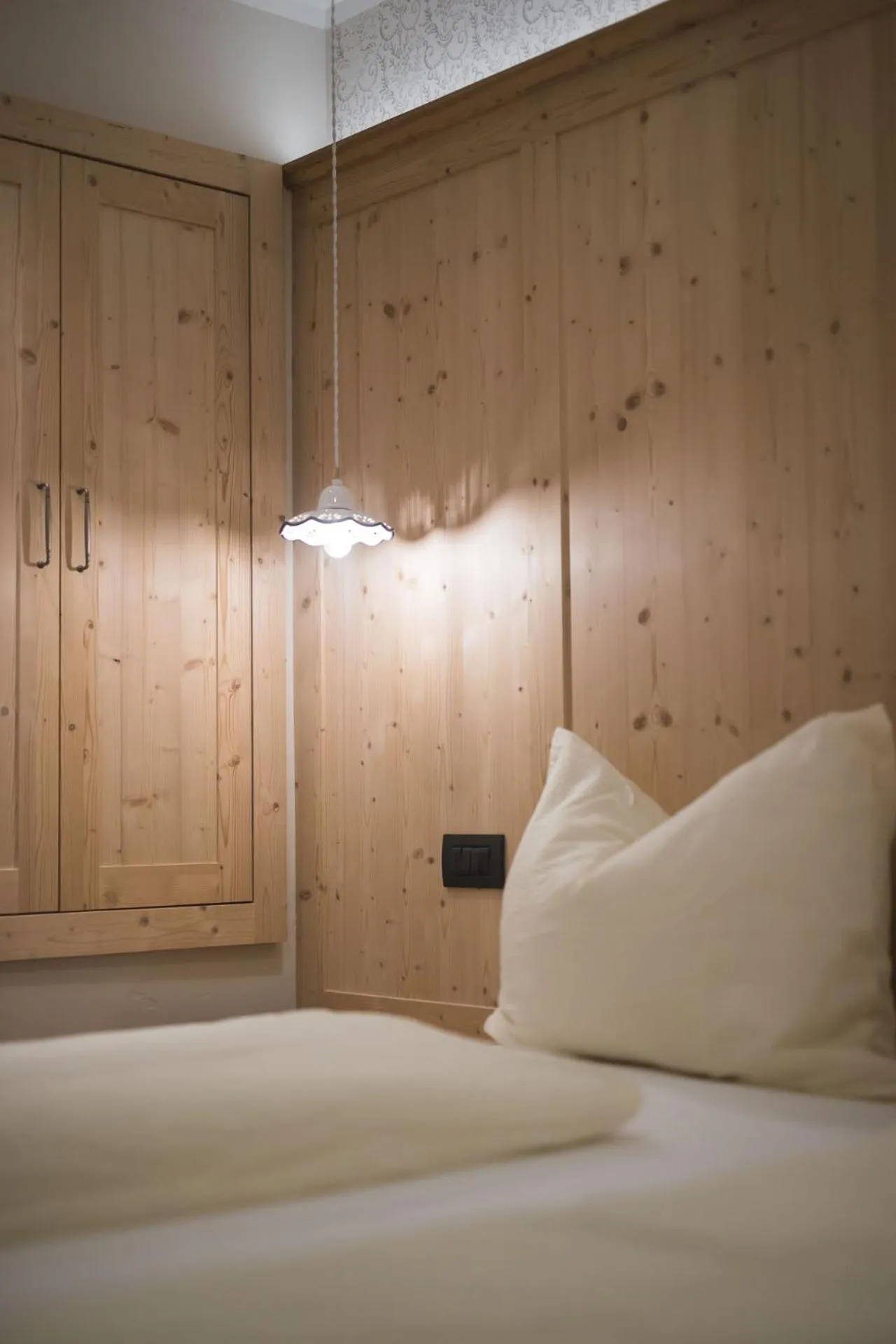 Bed in Emma Historic Hotel