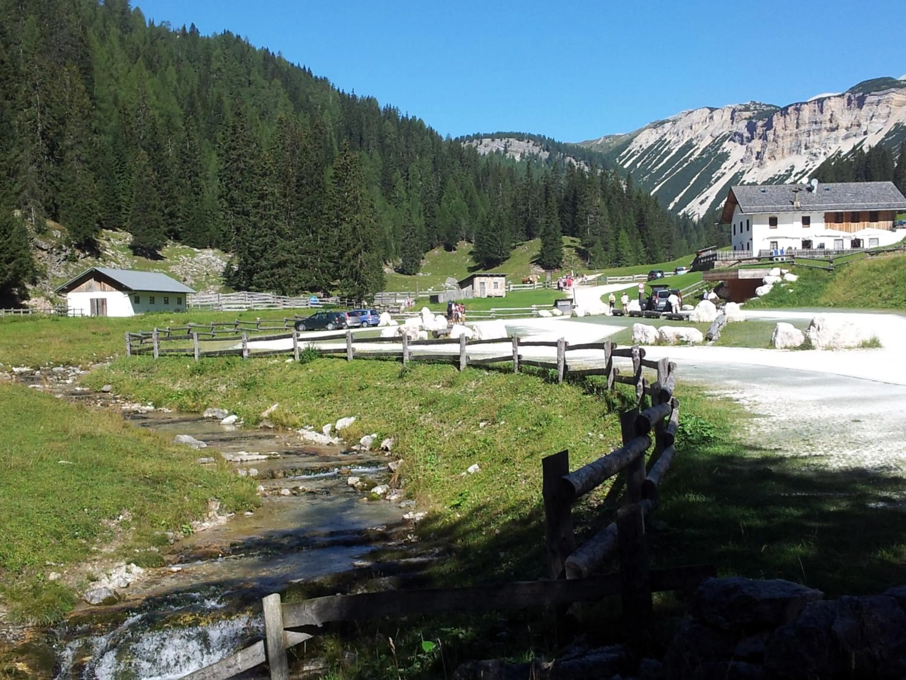 Cycling in Emma Historic Hotel