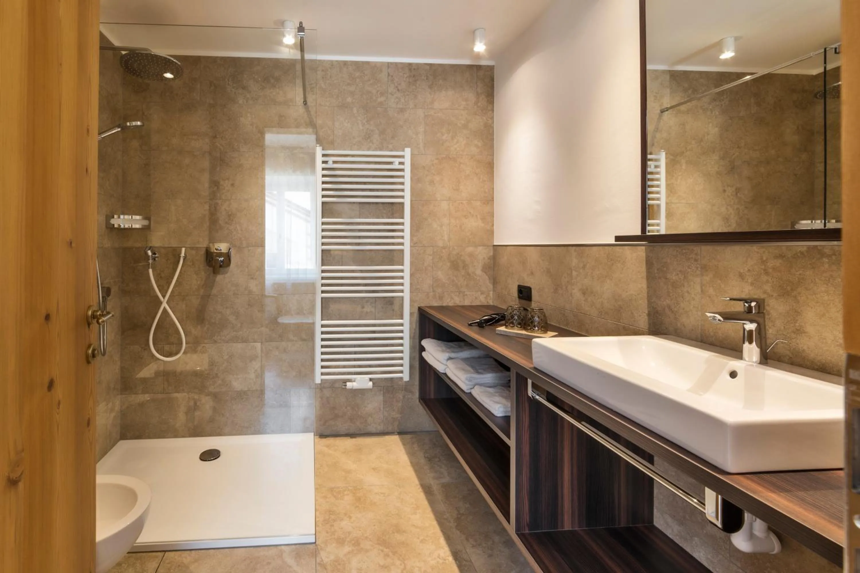 Bathroom in Emma Historic Hotel