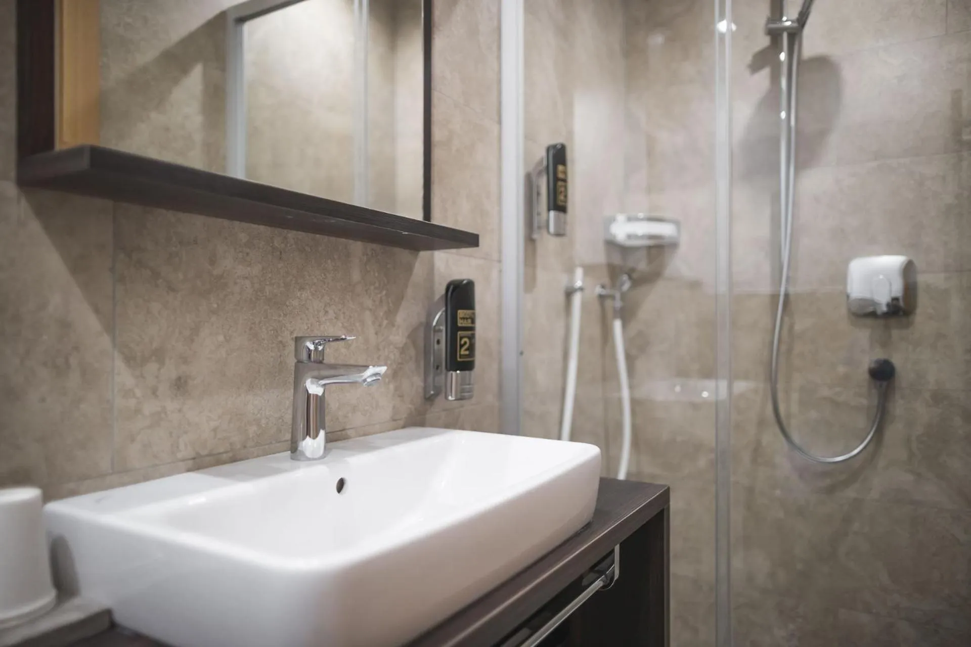 Bathroom in Emma Historic Hotel