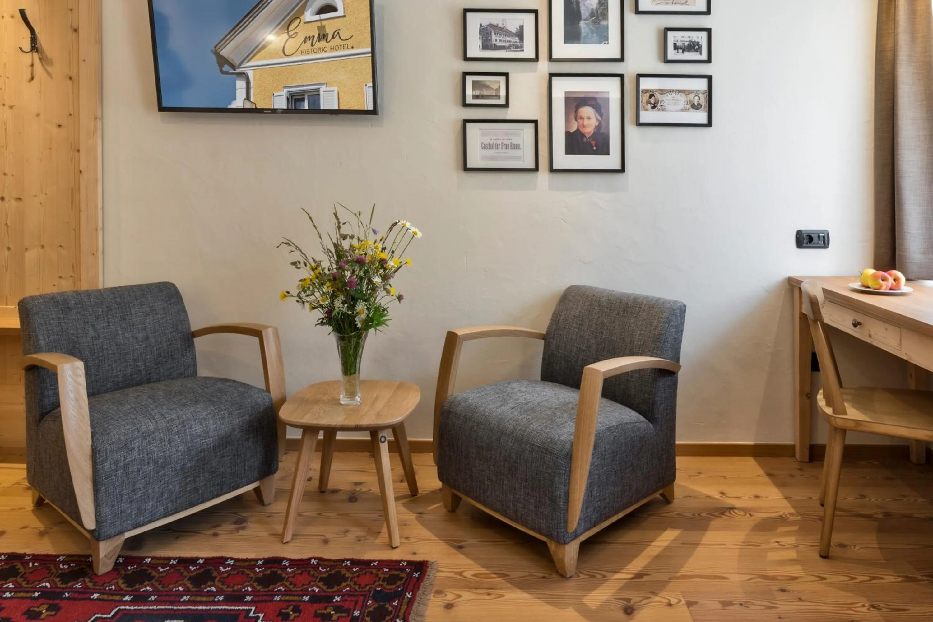 Decorative detail in Emma Historic Hotel