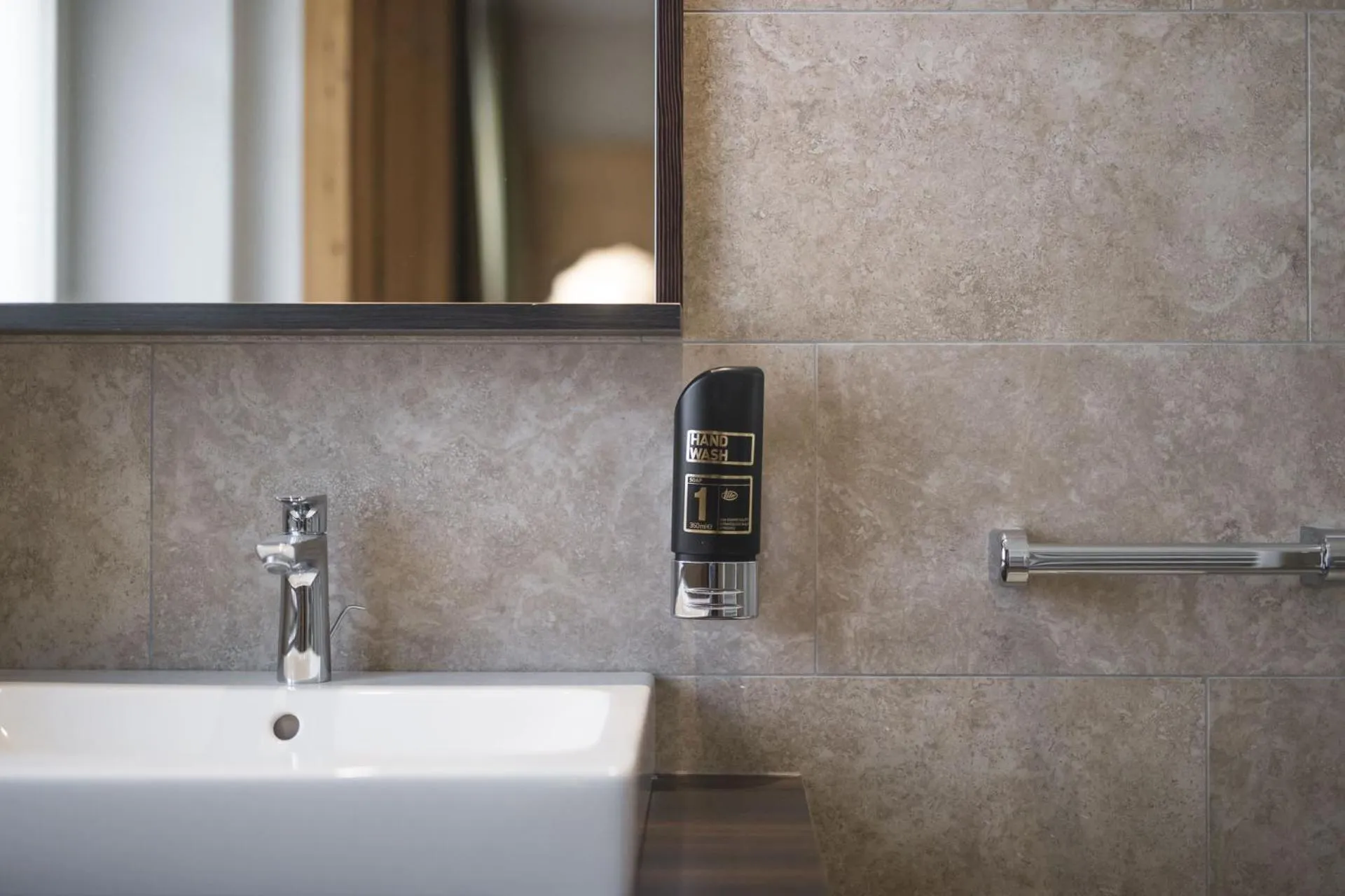 Bathroom in Emma Historic Hotel