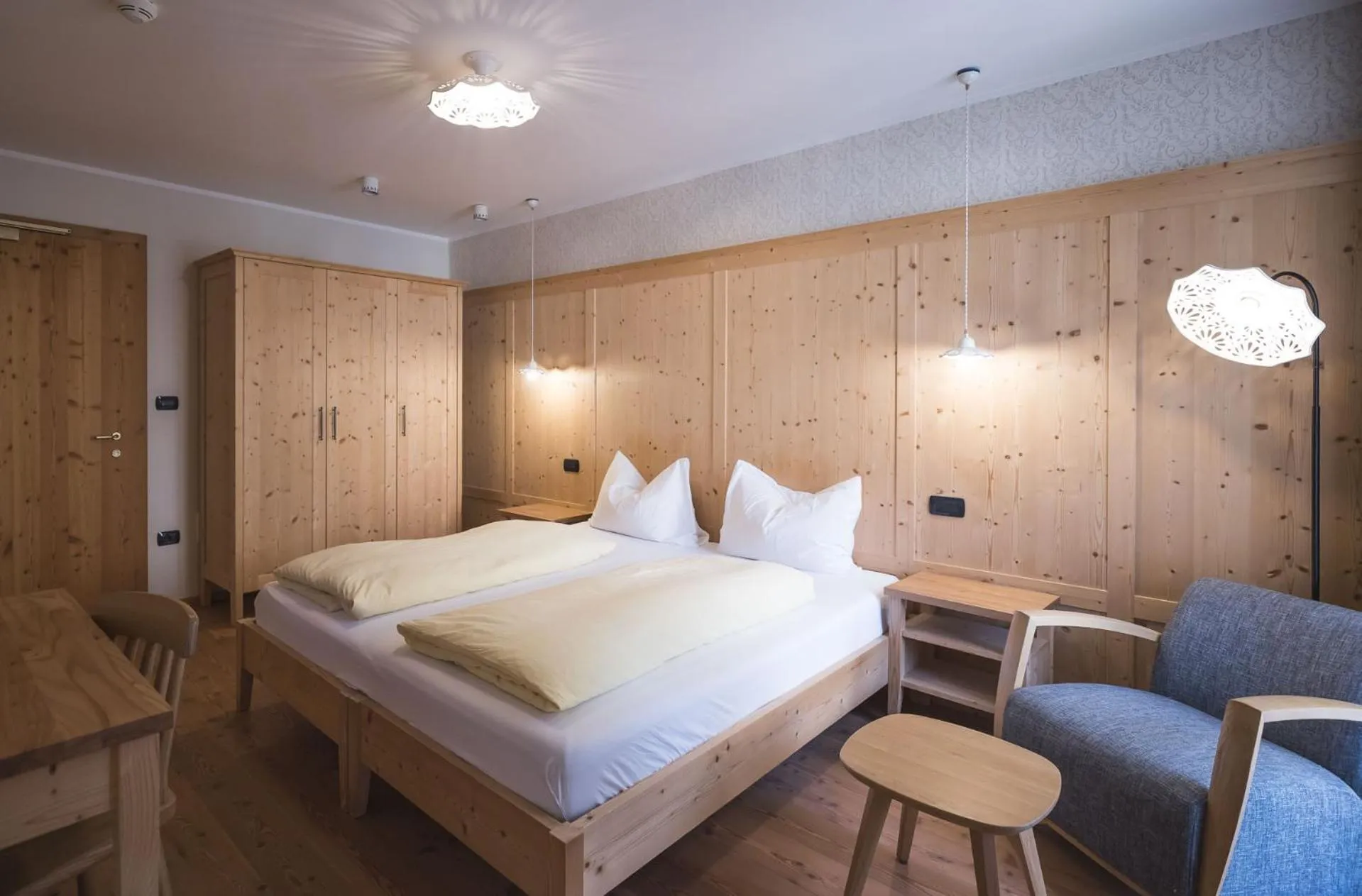 Photo of the whole room, Bed in Emma Historic Hotel