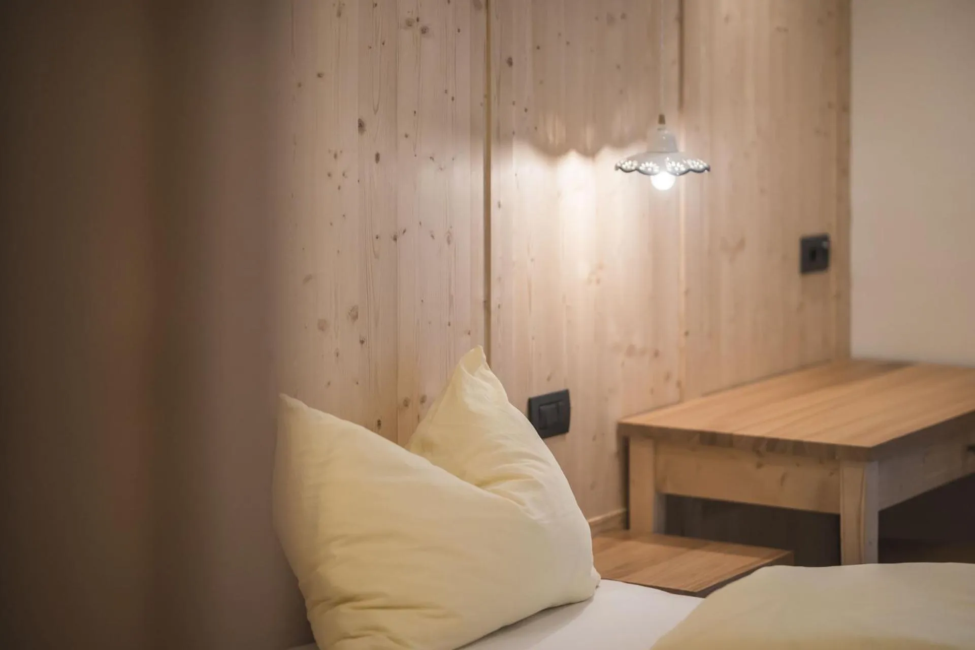 Decorative detail, Bed in Emma Historic Hotel